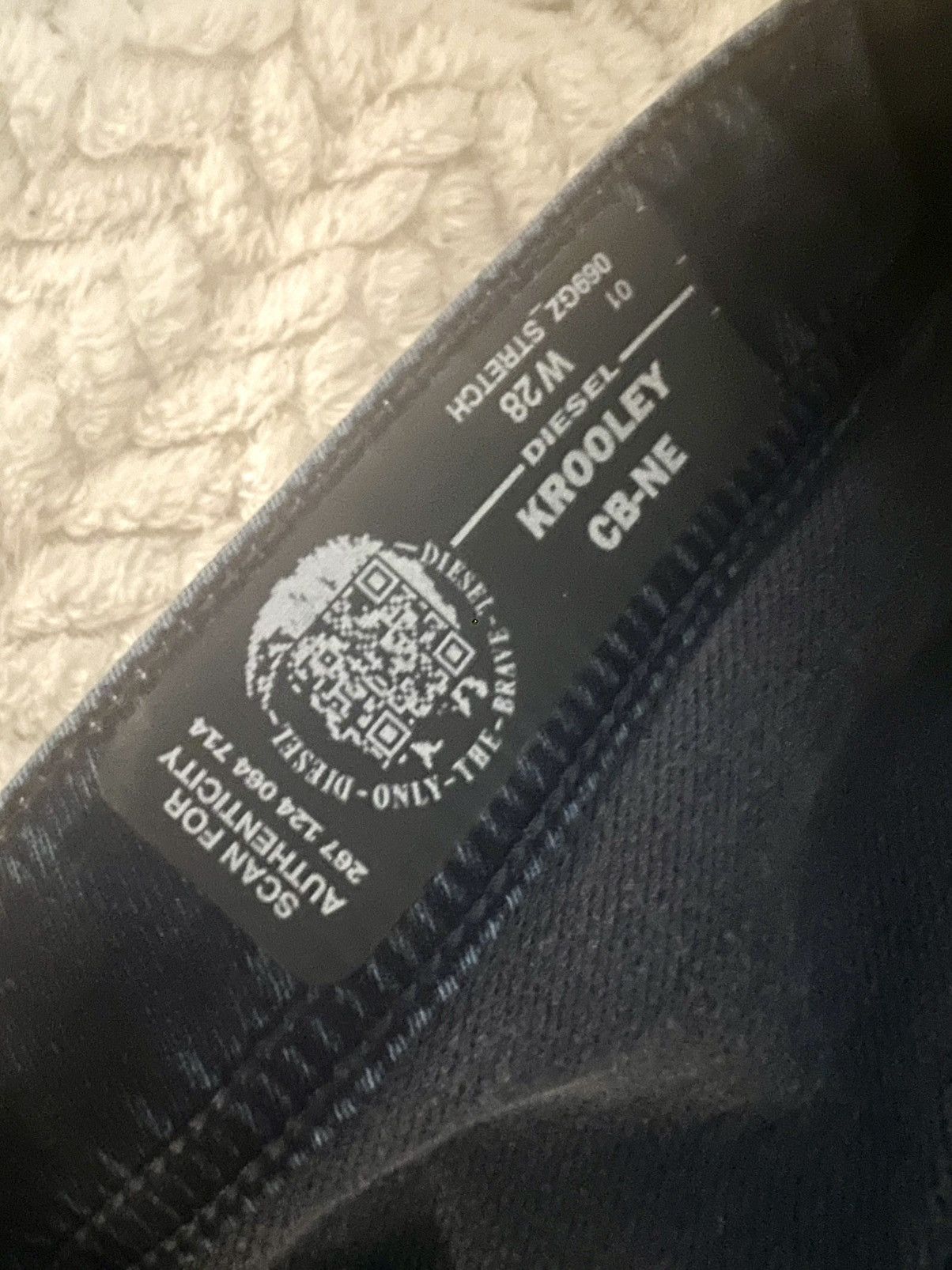 Diesel CRAZY Pair Of Joggjeans From Diesel In A Beautiful Deep Blue Size US 28 / EU 44 - 10 Thumbnail