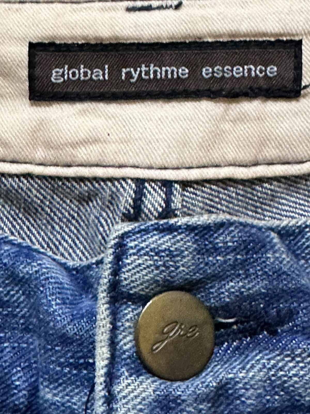 Chaos Gone Global Vintage Global Rythme Essence Ripped Distressed Denim Size US 29 - 5 Thumbnail