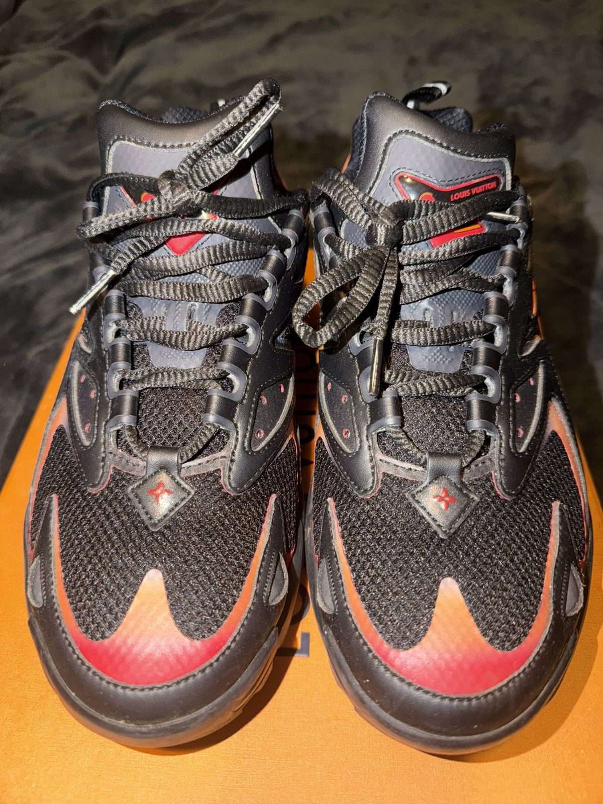Louis Vuitton Louis Vuitton Black/Multicolor runner sneaker Size US 9.5 / EU 42-43 - 4 Thumbnail