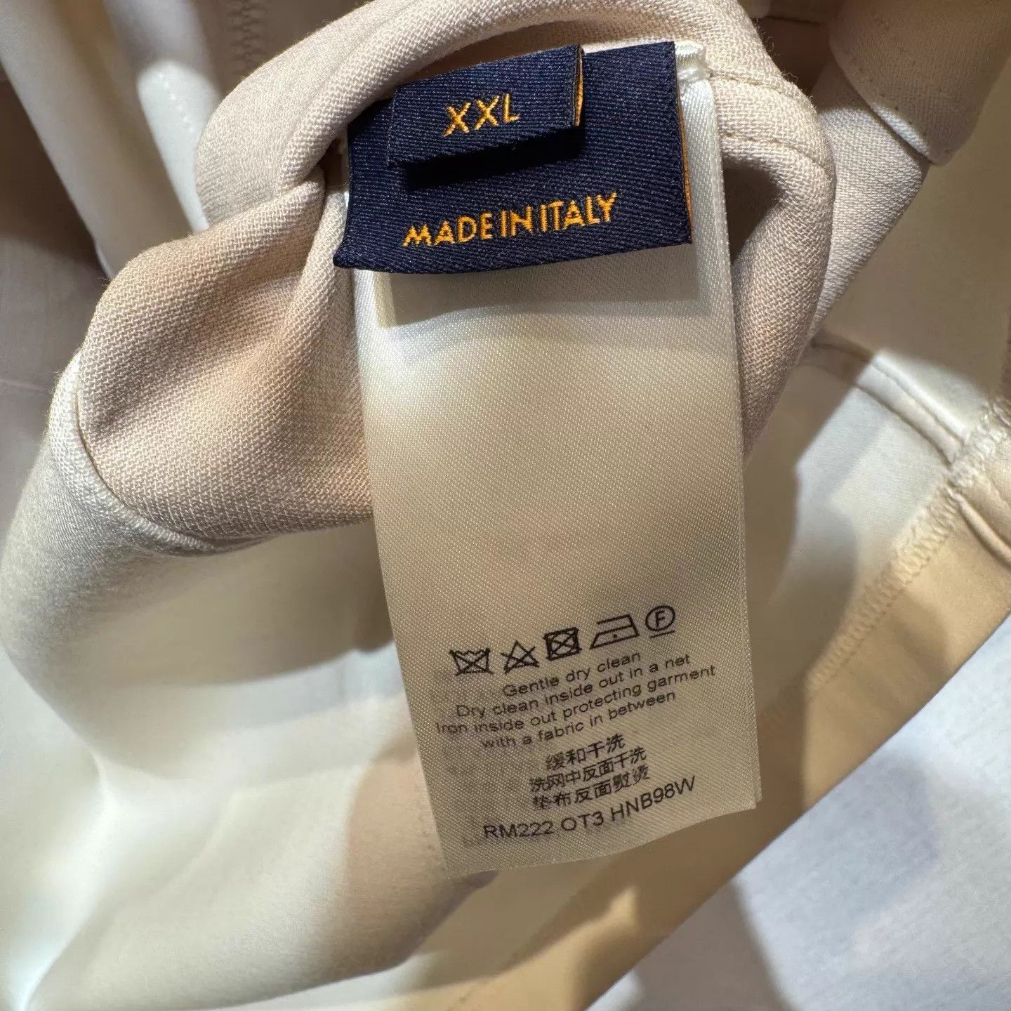 Louis Vuitton LOUIS VUITTON FW22 white xxl cuff zip slit jacket Size US XXL / EU 58 / 5 - 5 Thumbnail