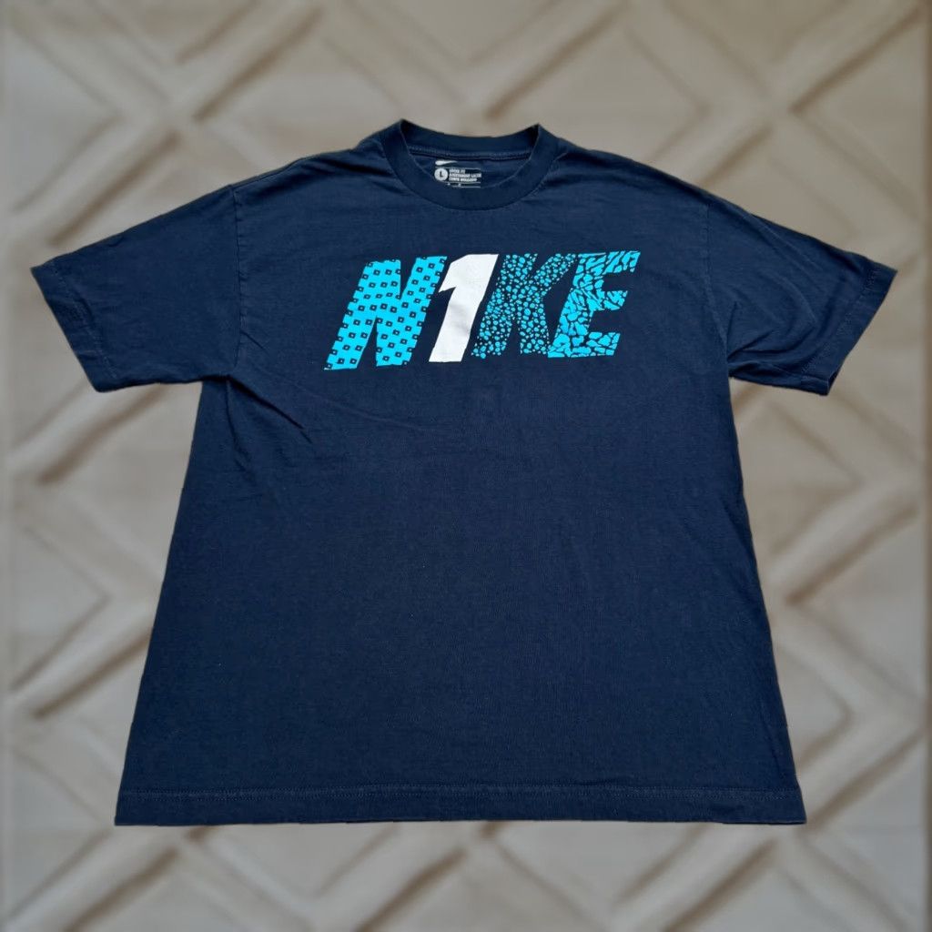 Nike VINTAGE Nike T-Shirt Mens Large Navy Blue Crew Neck 90s Y2K Athletic Short Sleeve Cotton Tee Shirt Mens Size US L / EU 52-54 / 3 - 1 Thumbnail