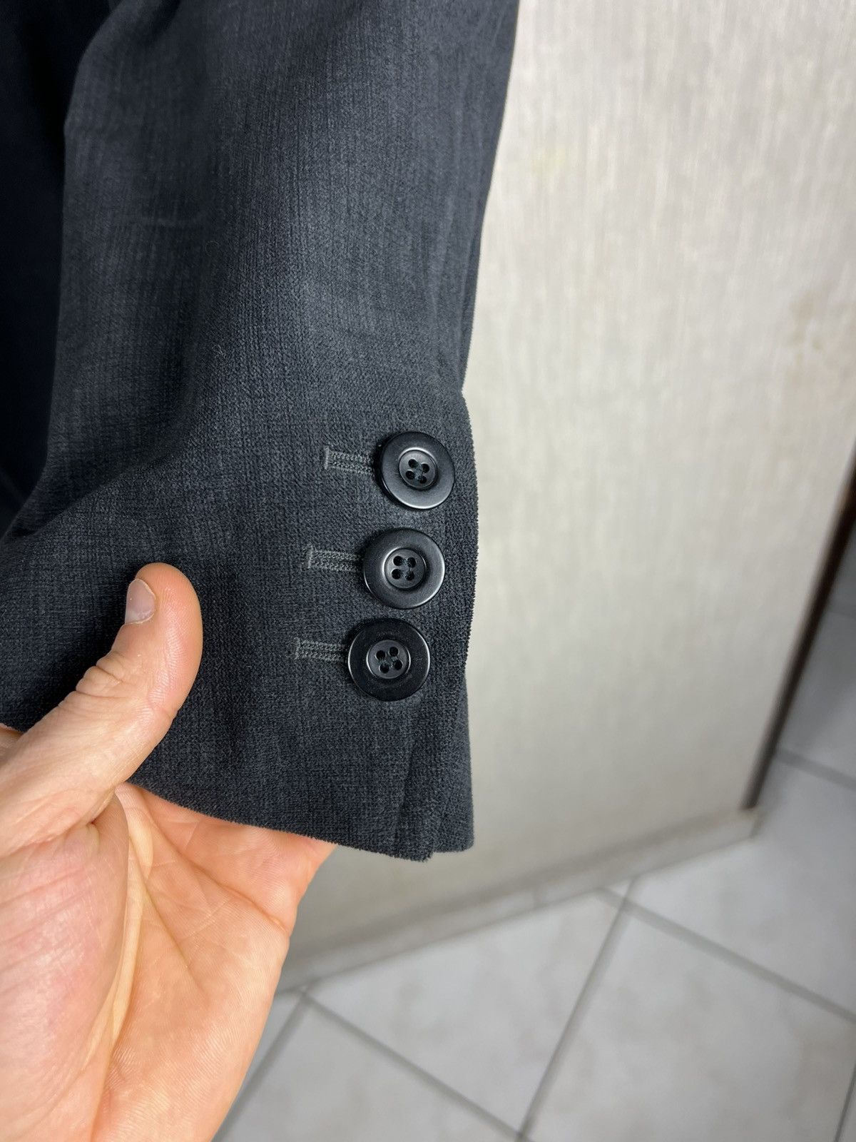 Armani Collezioni Giorgio Armani Collezioni velvet blazer jacket avant garde Size 40R - 11 Thumbnail