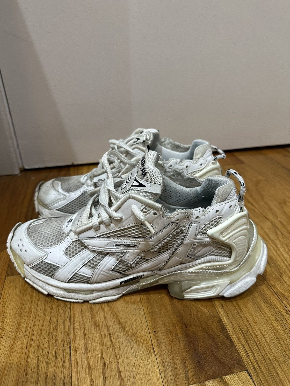 balenciaga race runners mens white