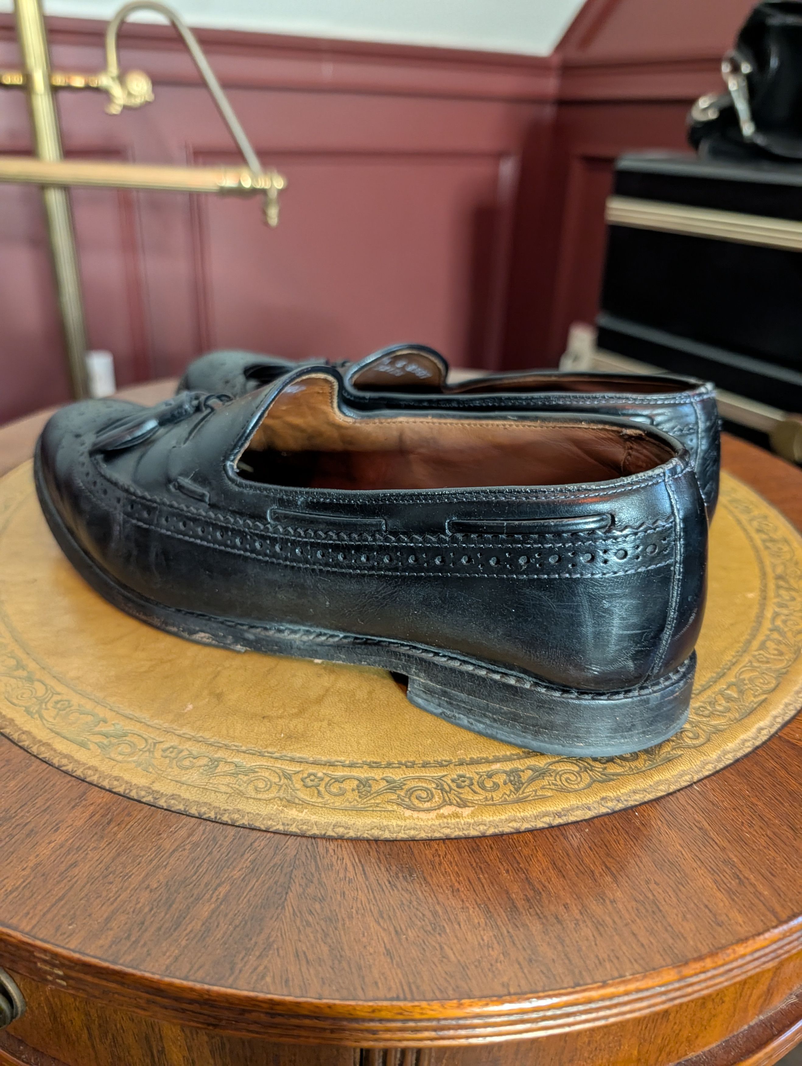 Allen Edmonds "Manchester" black leather tassel brogue MiUSA loafers Size US 9.5 / EU 42-43 - 3 Thumbnail