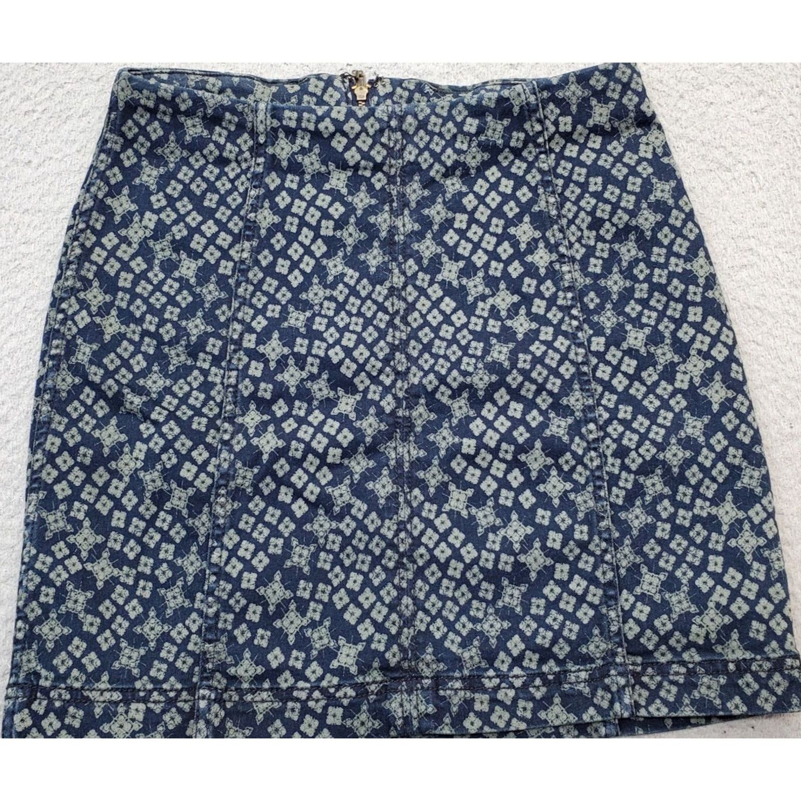 Free People Free People A-Line Skirt Womens Size 6 Multicolor Geometric Print Denim Back Zip Skirt Womens Size 6 Geometric Print Denim Back Zip Size 28" / US 6 / IT 42 - 2 Thumbnail
