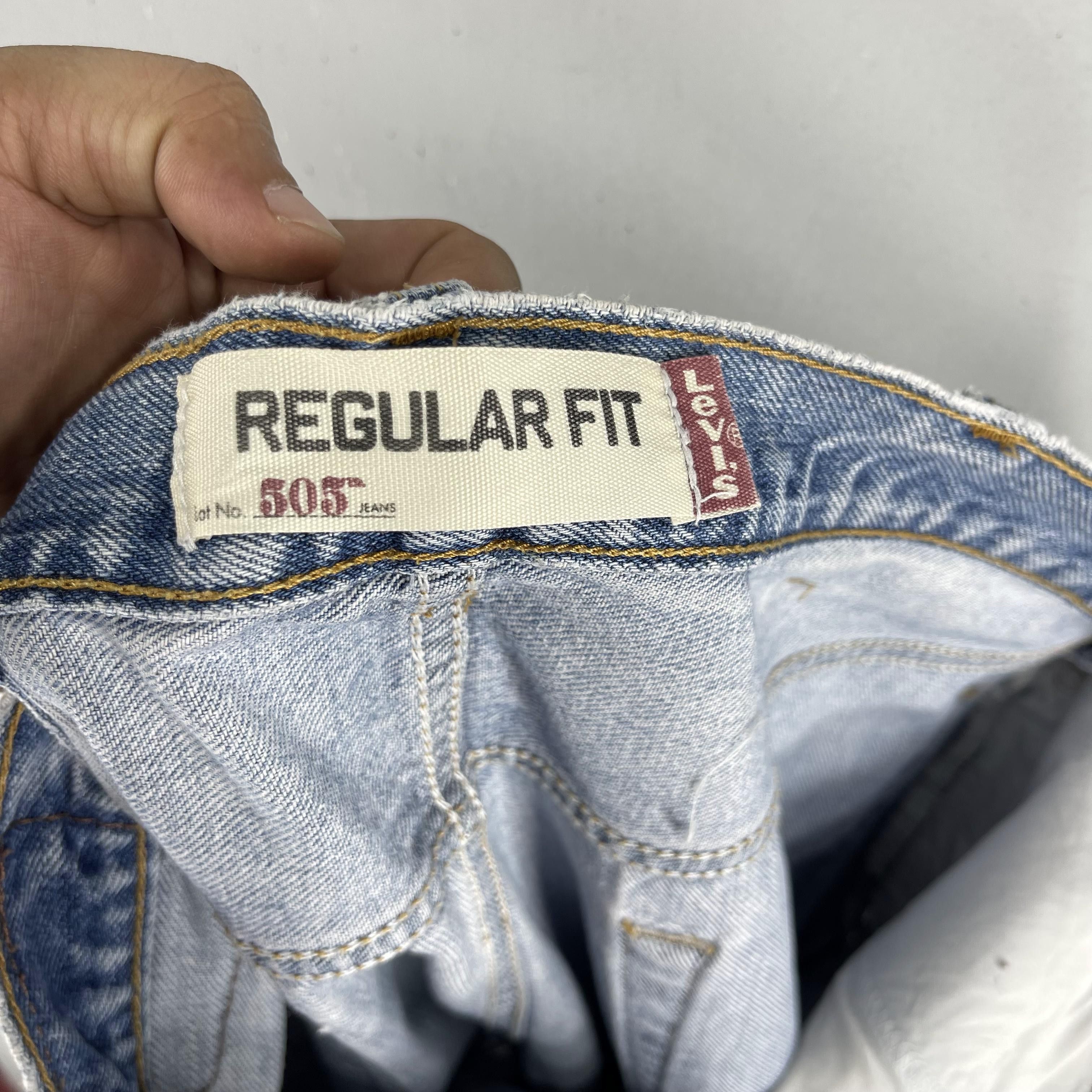 Jean × Levi's Vintage Clothing Size 39 Vintage Y2K Levis 505 Distressed Ripped Jeans Size US 39 - 7 Thumbnail