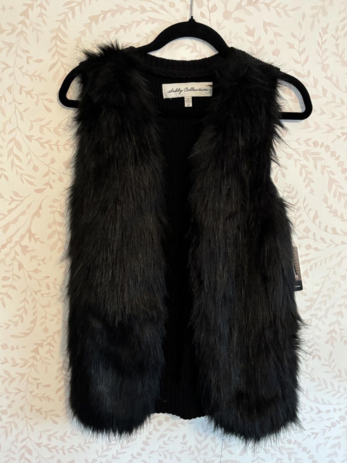 Designer NWT Debby Collection Black Faux Fur Vest Size S/P Size S / US 4 / IT 40 - 1 Thumbnail