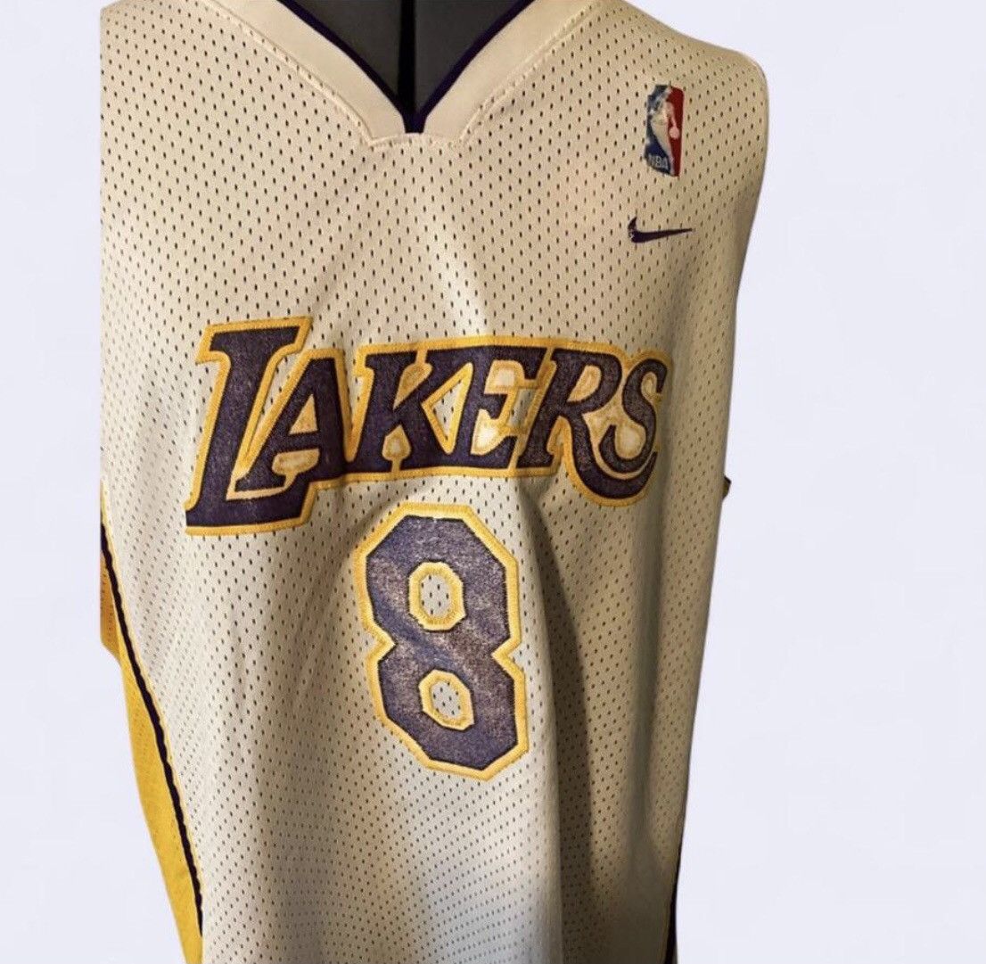 Nike Vtg Nike Los Angeles Lakers Kobe Bryant #8 NBA Jersey Size US XL / EU 56 / 4 - 2 Thumbnail