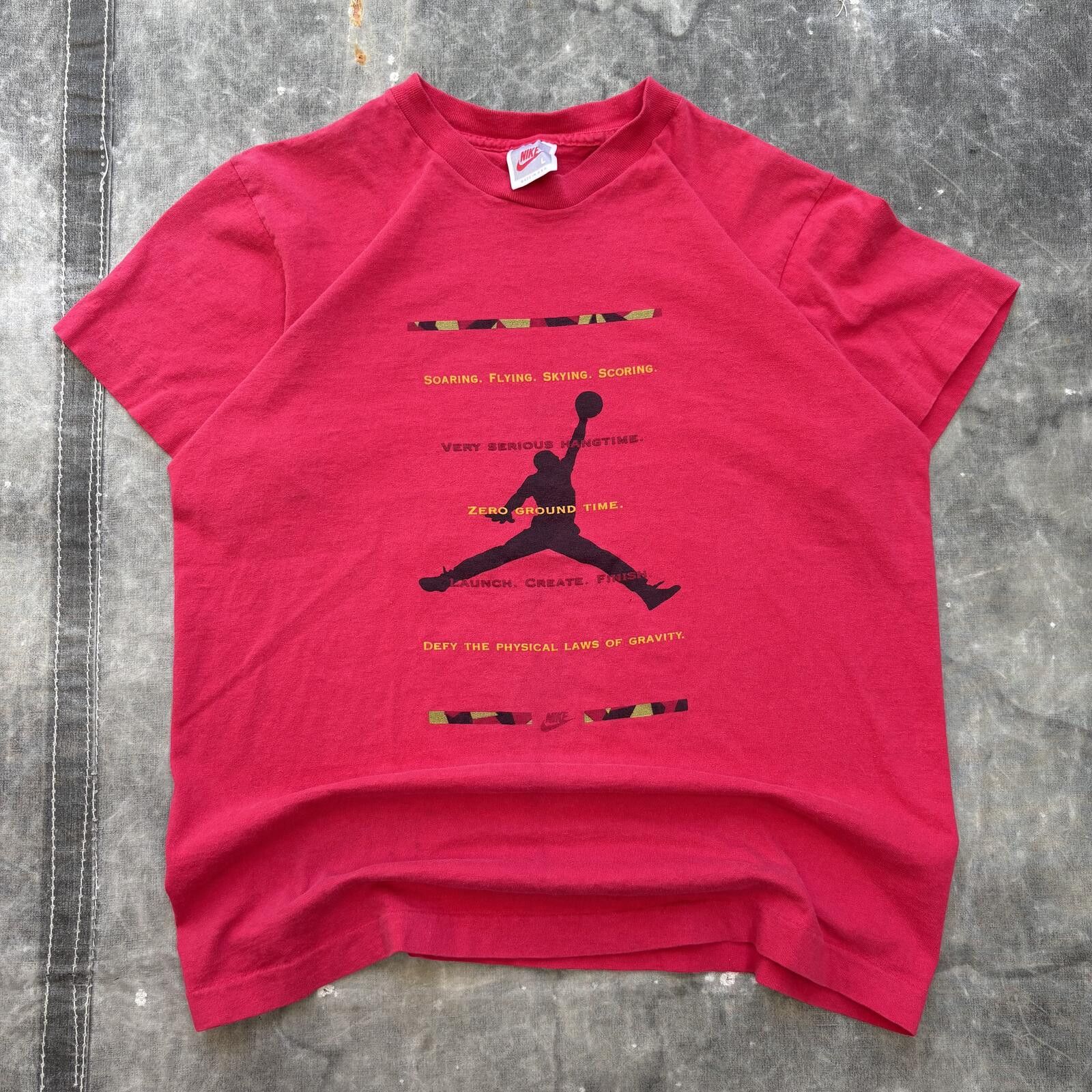 Nike Vintage 90s Nike Michael Jordan Soaring Flying Scoring Shirt Size US S / EU 44-46 / 1 - 1 Thumbnail