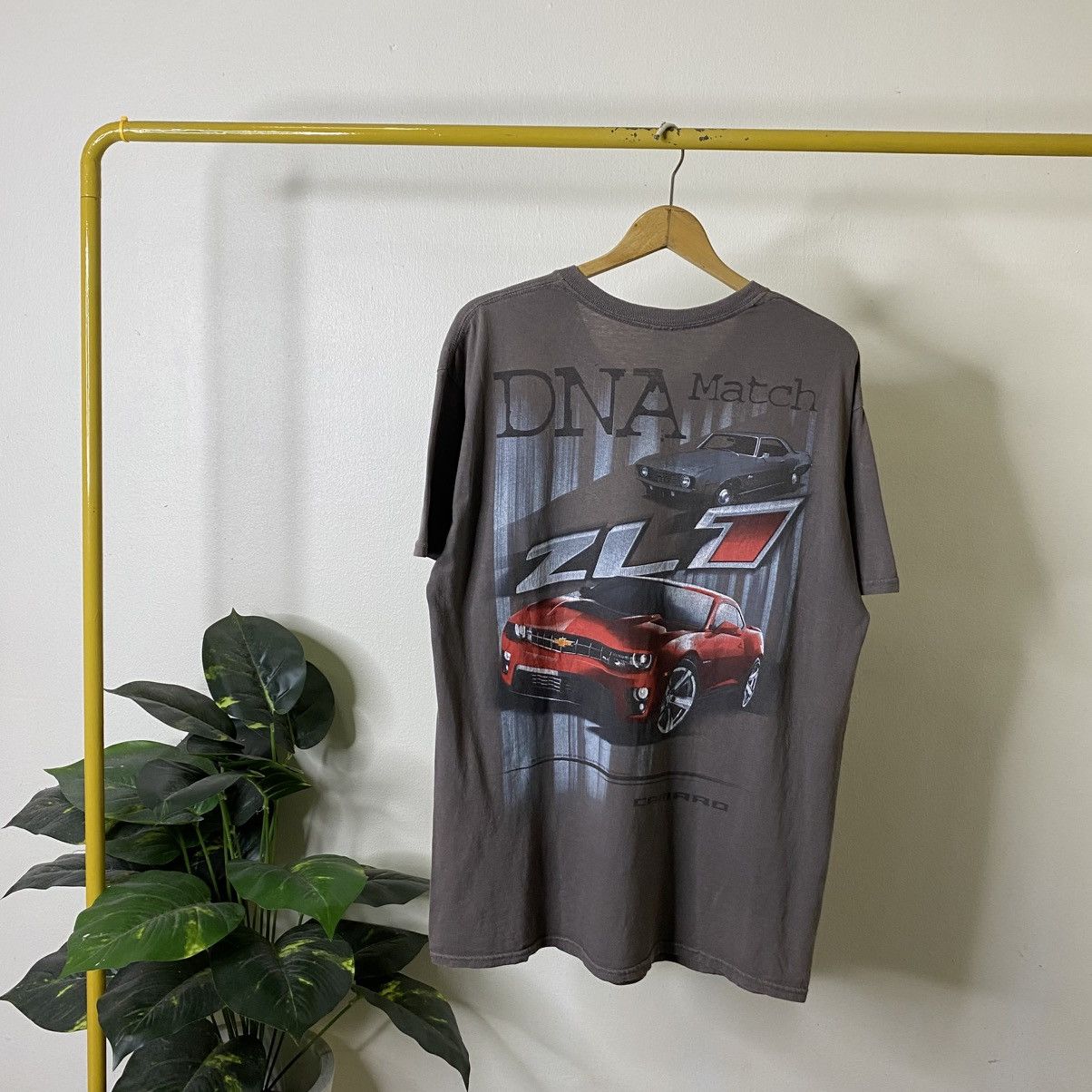 Vintage Y2K Chevrolet Camaro Z1 Promo T Shirt Faded Brown Size US XL / EU 56 / 4 - 1 Thumbnail