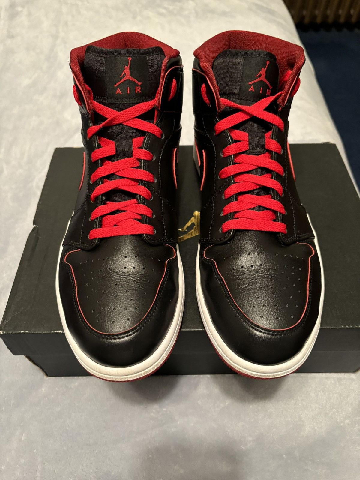 Jordan Brand Air Jordan 1 Mid Black Red 2015 Size 11.5 Size US 11.5 / EU 44-45 - 2 Thumbnail