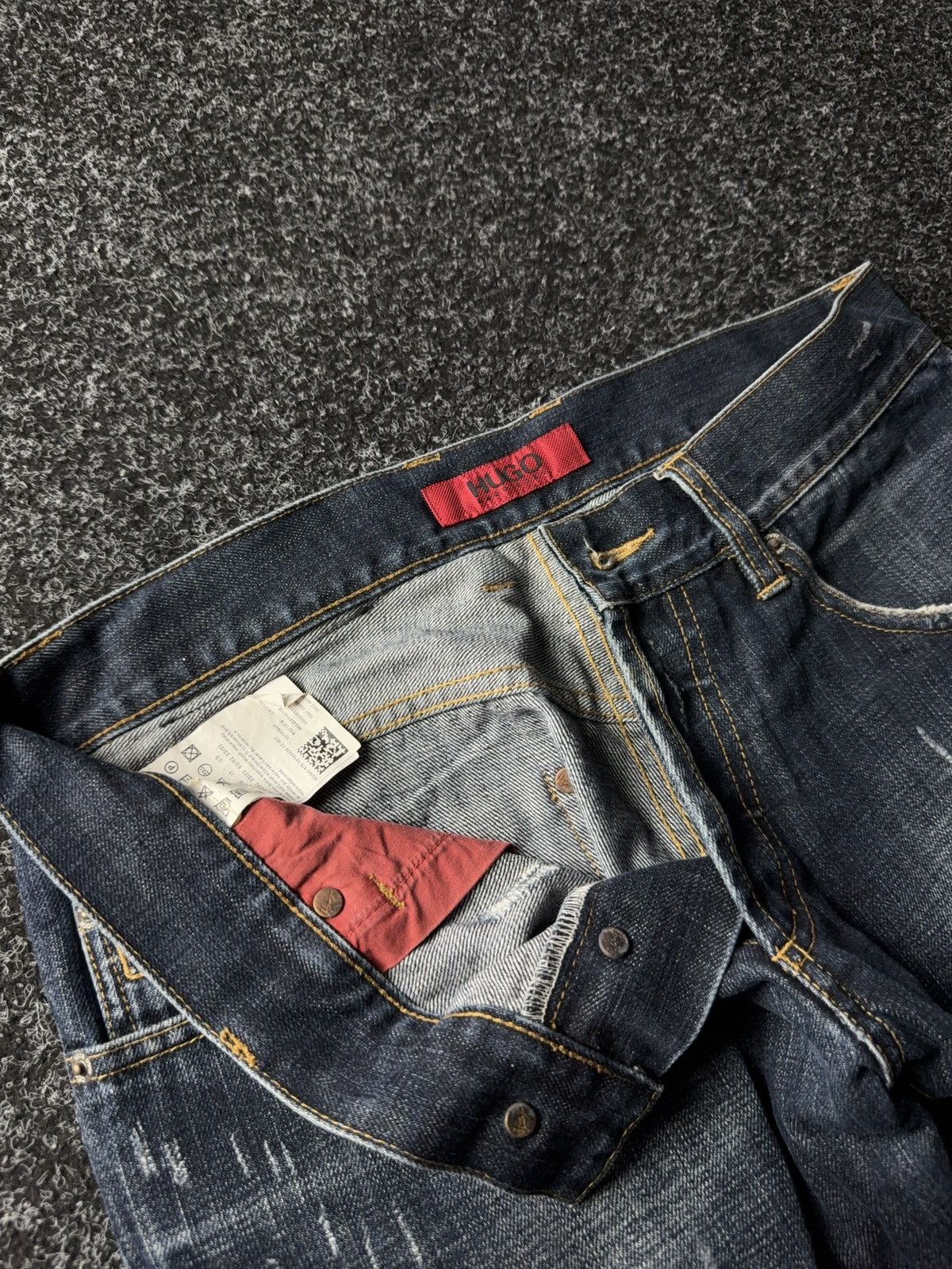 Designer × Hugo Boss HUGO Boss Distressed Straight Jeans W32 L32 Italy Size US 32 / EU 48 - 7 Thumbnail