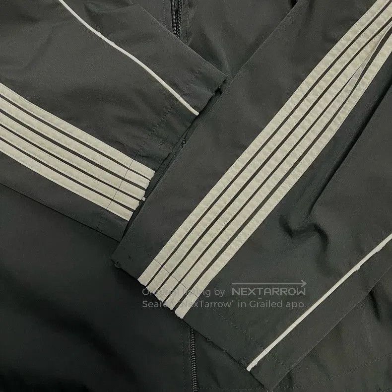 Balenciaga Balenciaga Distressed print sport icon double-zip loop jac Size US S / EU 44-46 / 1 - 4 Thumbnail