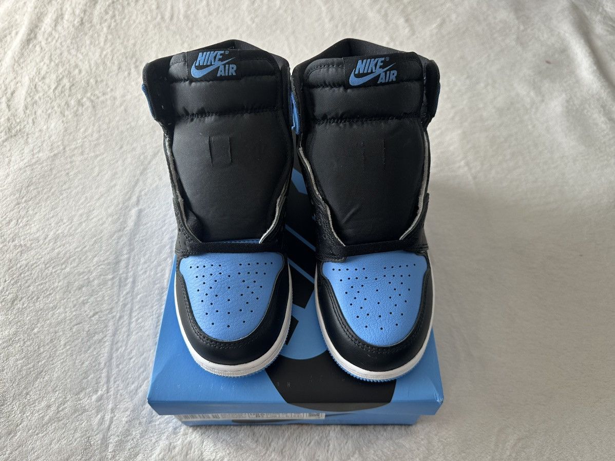 Jordan Brand × Nike Jordan 1 Retro “UNC Toes” High Top Size US 5.5 / EU 38 - 3 Thumbnail
