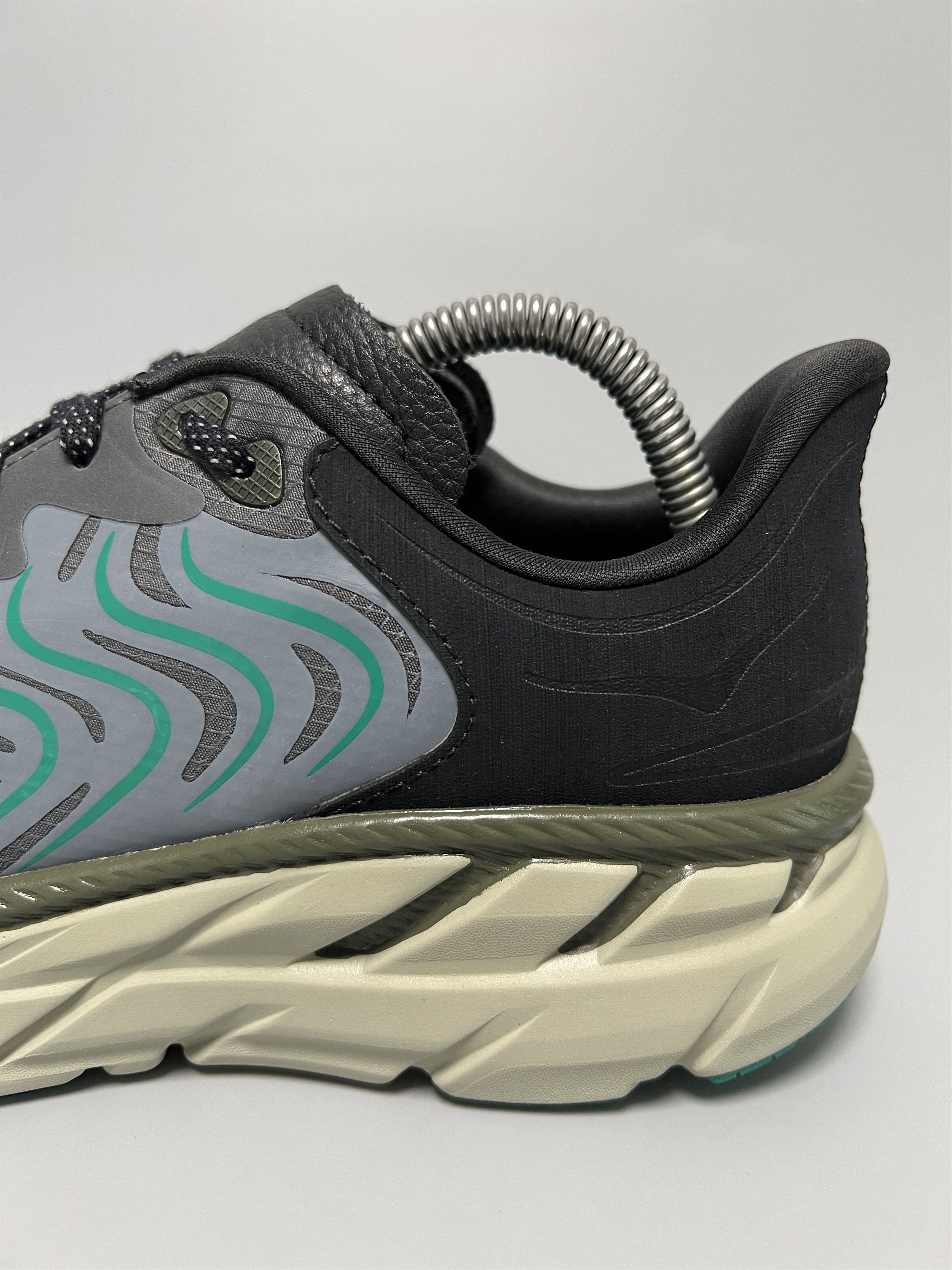 Hoka Hoka One One U Clifton LS 'Stealth Tech Pack' Running Shoes Size US 7 / EU 40 - 9 Thumbnail