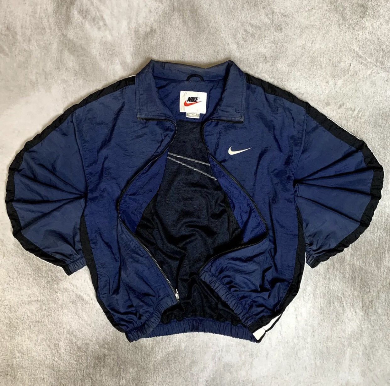 Nike × Vintage Nike Big Swoosh Vintage Windbreaker Jacket Size US L / EU 52-54 / 3 - 2 Thumbnail