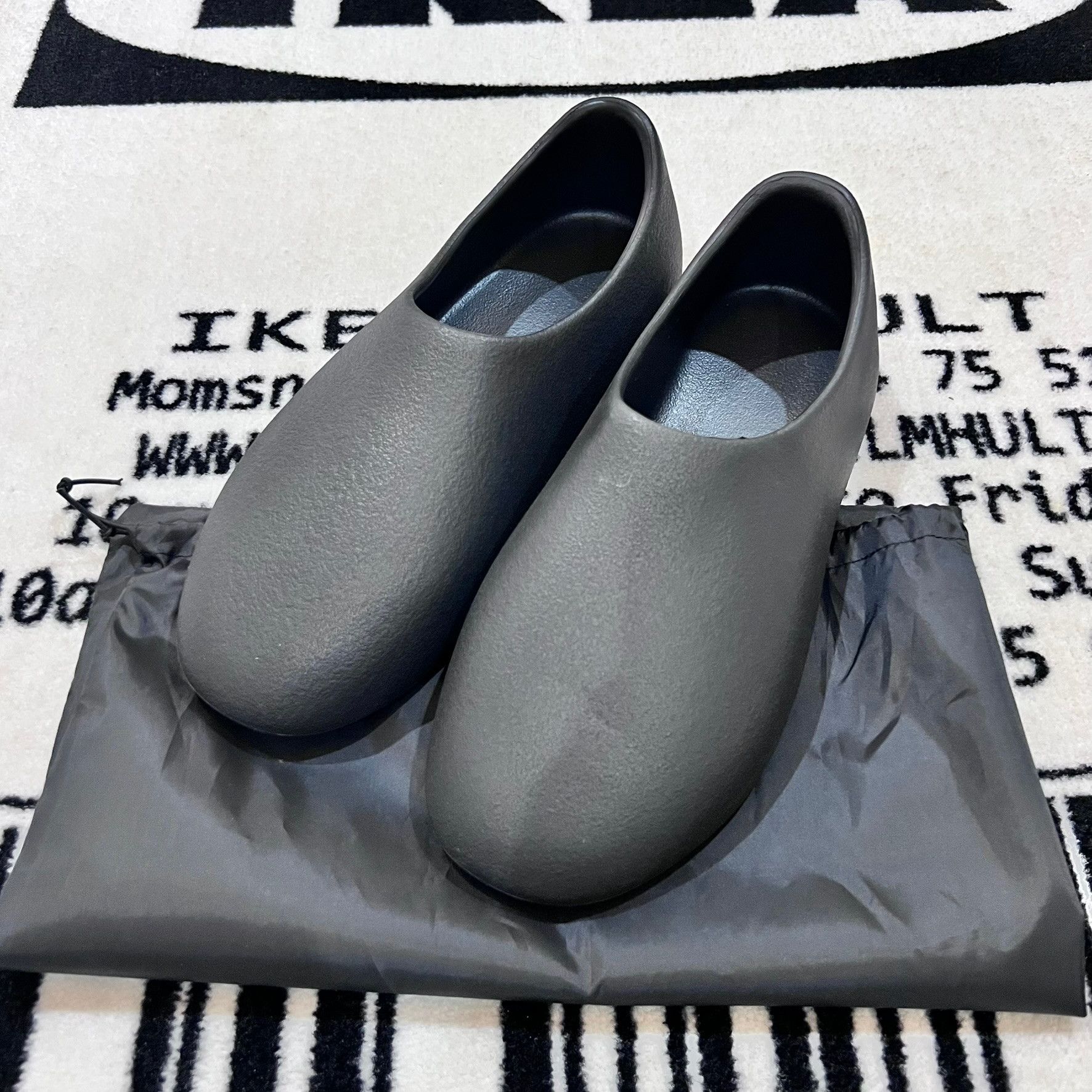 Yeezy Yeezy Rubber Slip On Shoes - Black Size 10us. Size US 10 / EU 43 - 1 Thumbnail