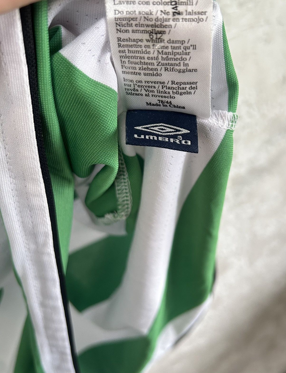 Umbro Vintage Celtic FC 2004/05 Home Football Shirt Jersey Umbro Size US L / EU 52-54 / 3 - 13 Thumbnail