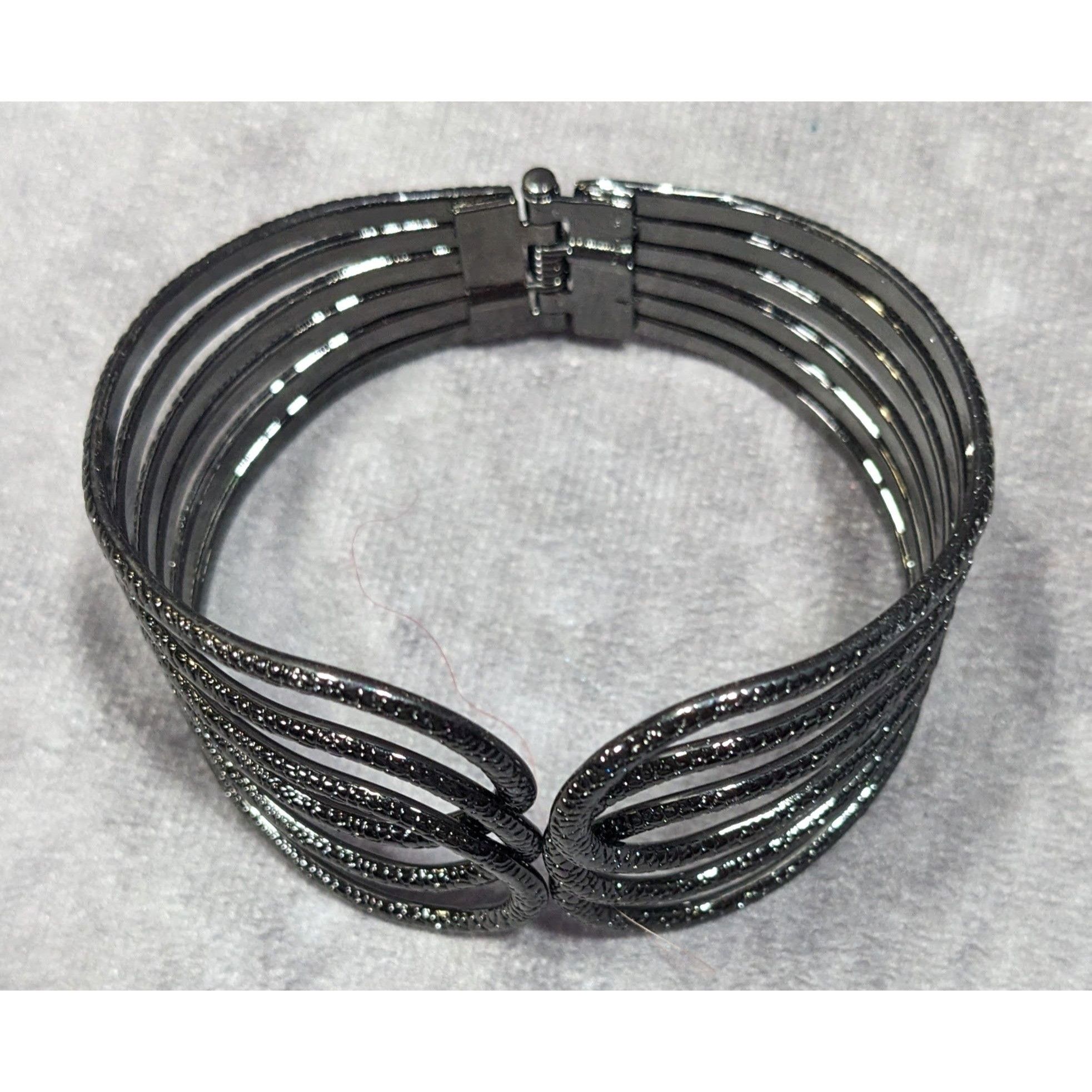 Other Gothic Gunmetal Tone Textured Loop Clamper Bracelet Size ONE SIZE - 5 Thumbnail