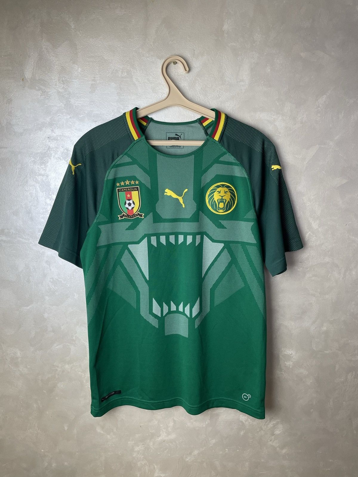 Puma Cameroon 2018 2020 home football short soccer jersey Size US M / EU 48-50 / 2 - 1 Thumbnail