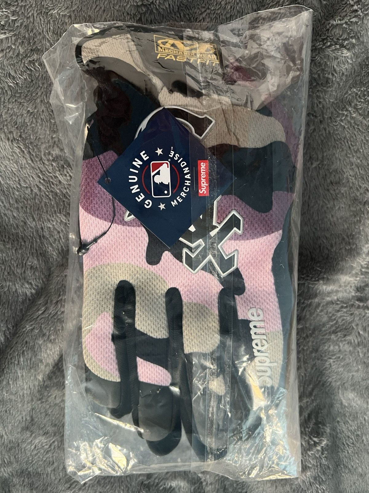MLB × Supreme Supreme®/Mechanix® FastFit MLB Teams Gloves Size ONE SIZE - 2 Thumbnail
