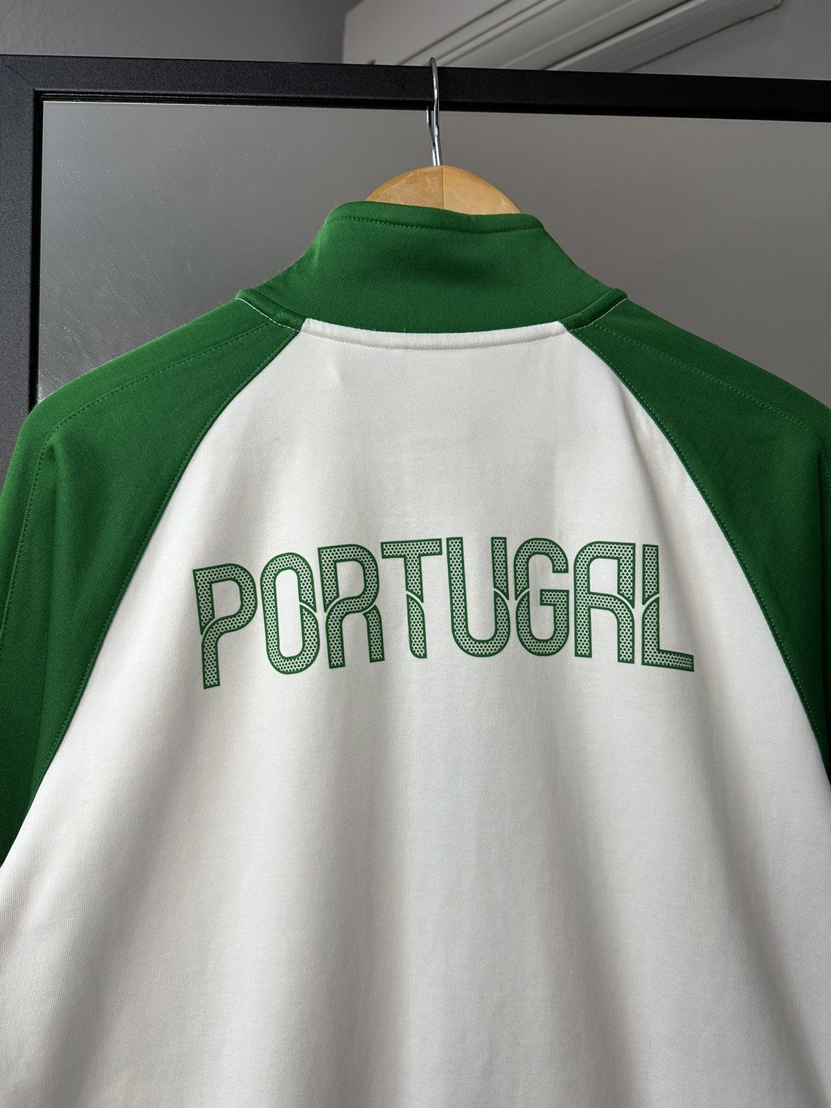 Nike Vintage Nike Portugal Blokecore Track Jacket Full Zip Y2K Size US M / EU 48-50 / 2 - 8 Thumbnail