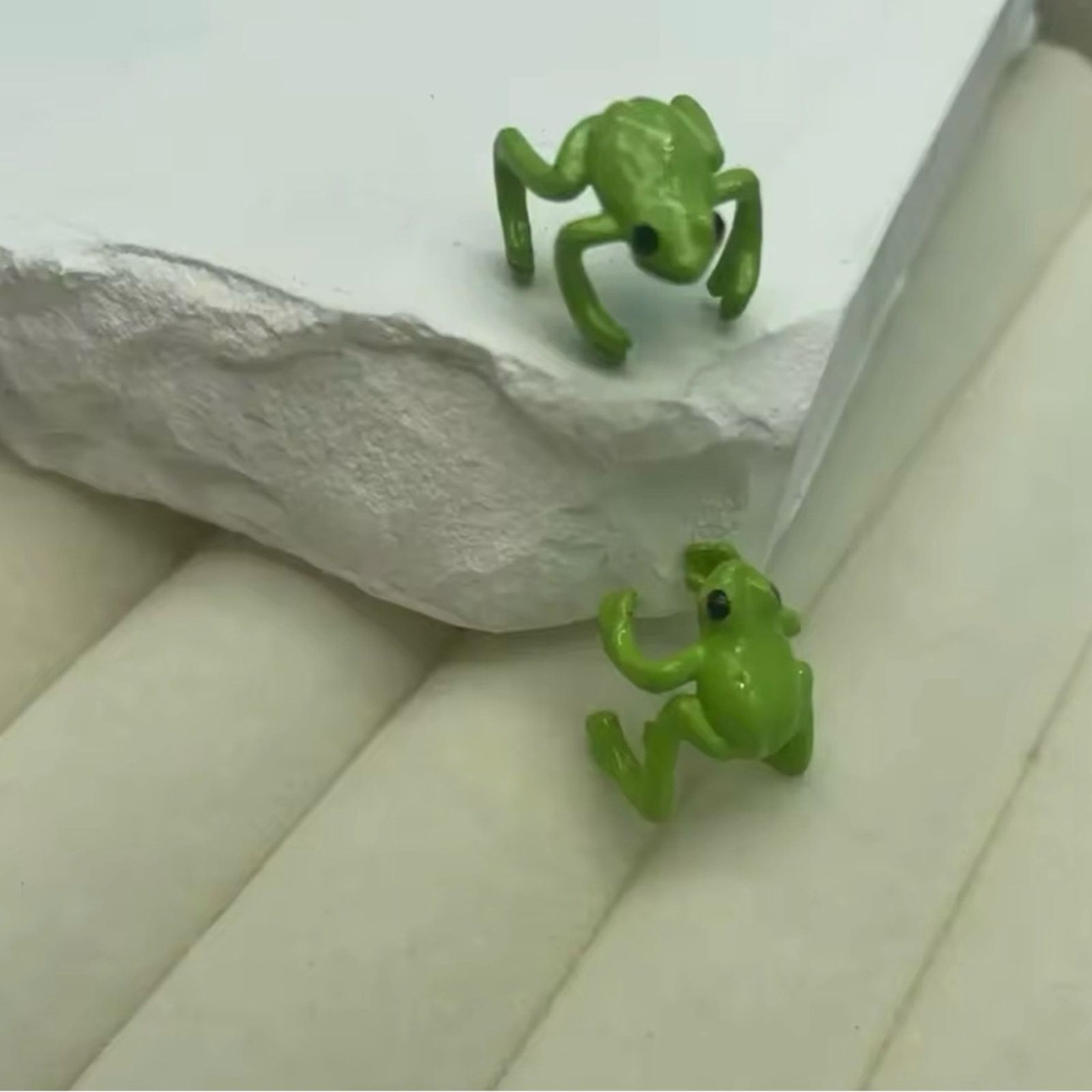 Other Cute Frog Cuff Clip for Women Non-pierce Size ONE SIZE - 3 Thumbnail