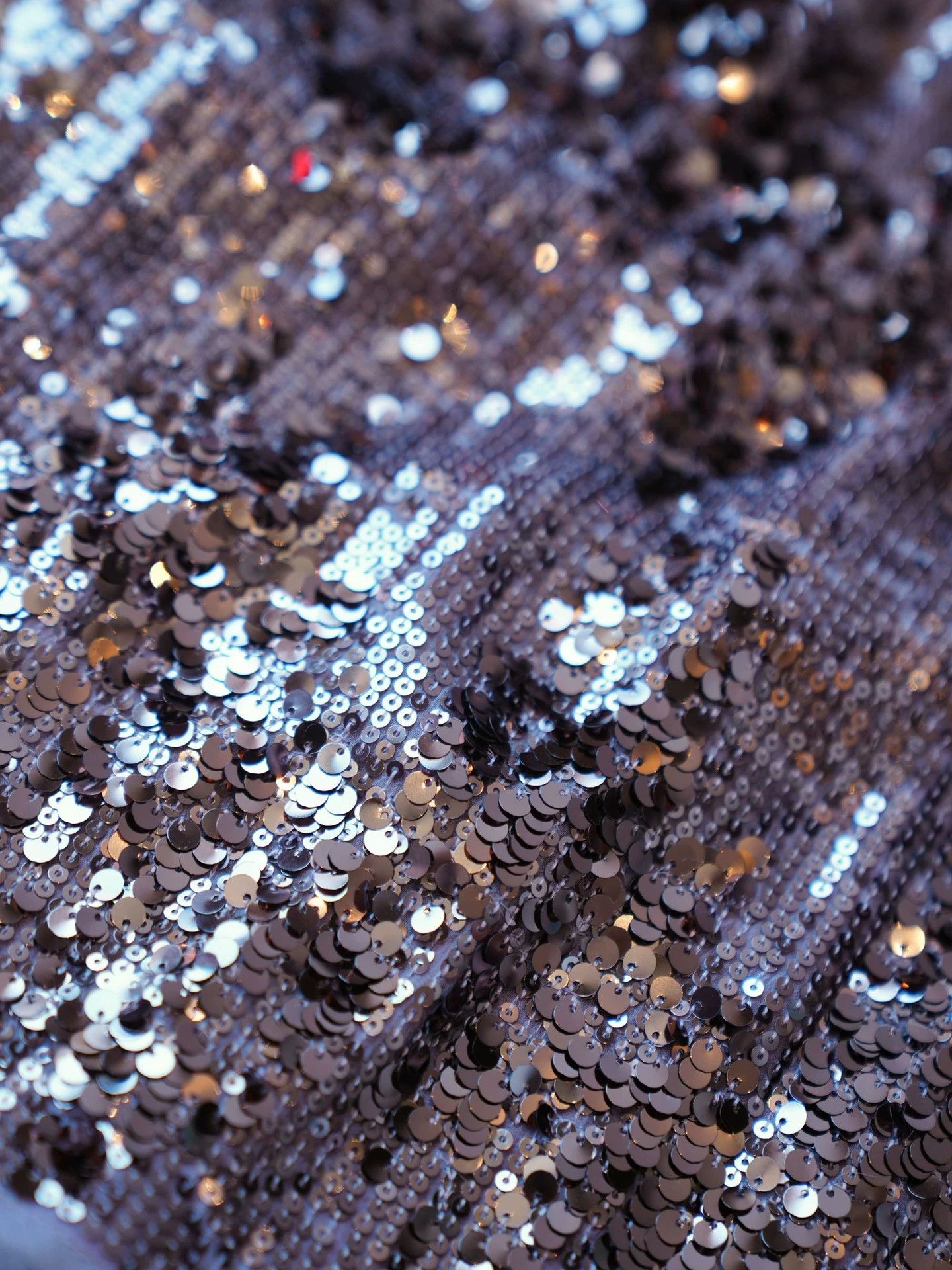 Fendi Women's Fendi 2023 Runway Purple Silk Sequin Skirt Size 25" / US 0 / IT 36 - 7 Thumbnail