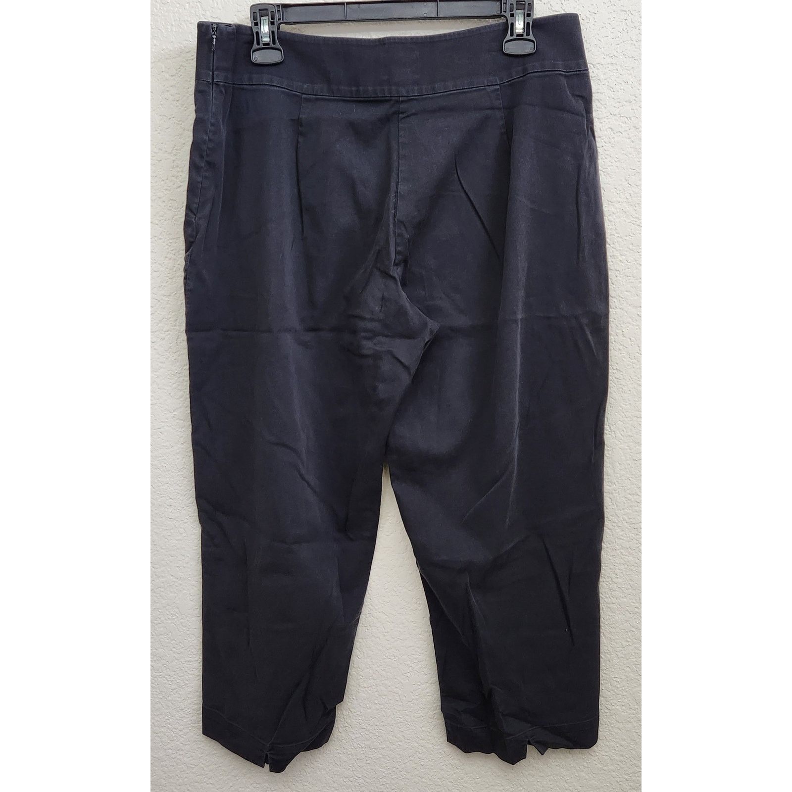 Other Chico's Black Flat Front Cropped Pants 1.5 Medium 8 10 Size 32" / US 10 / IT 46 - 2 Thumbnail