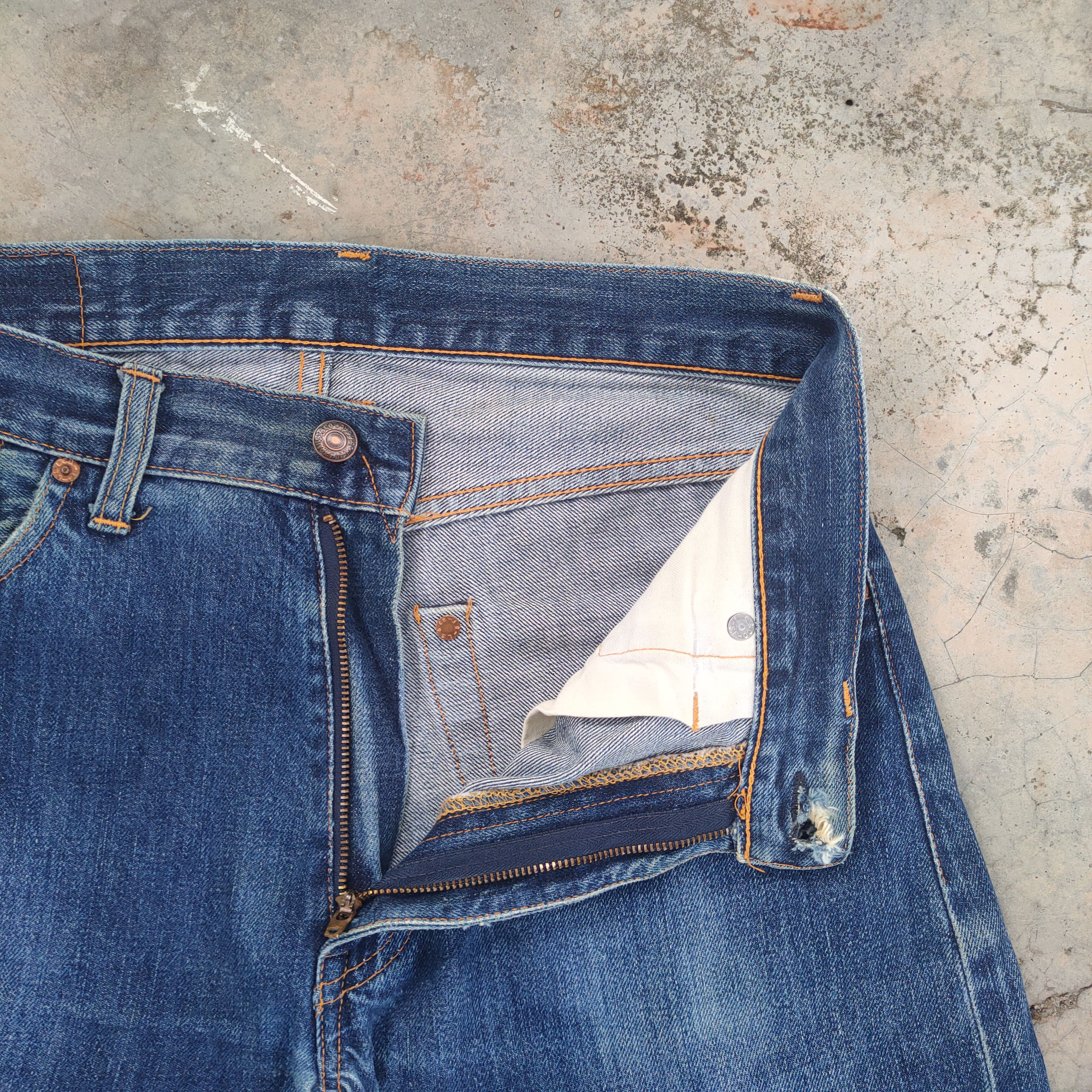 Levi's Vintage Clothing W30 VINTAGE 98' LEVI'S BIG E FADED REDLINE RIPPED JEANS PANT Size US 30 / EU 46 - 8 Thumbnail