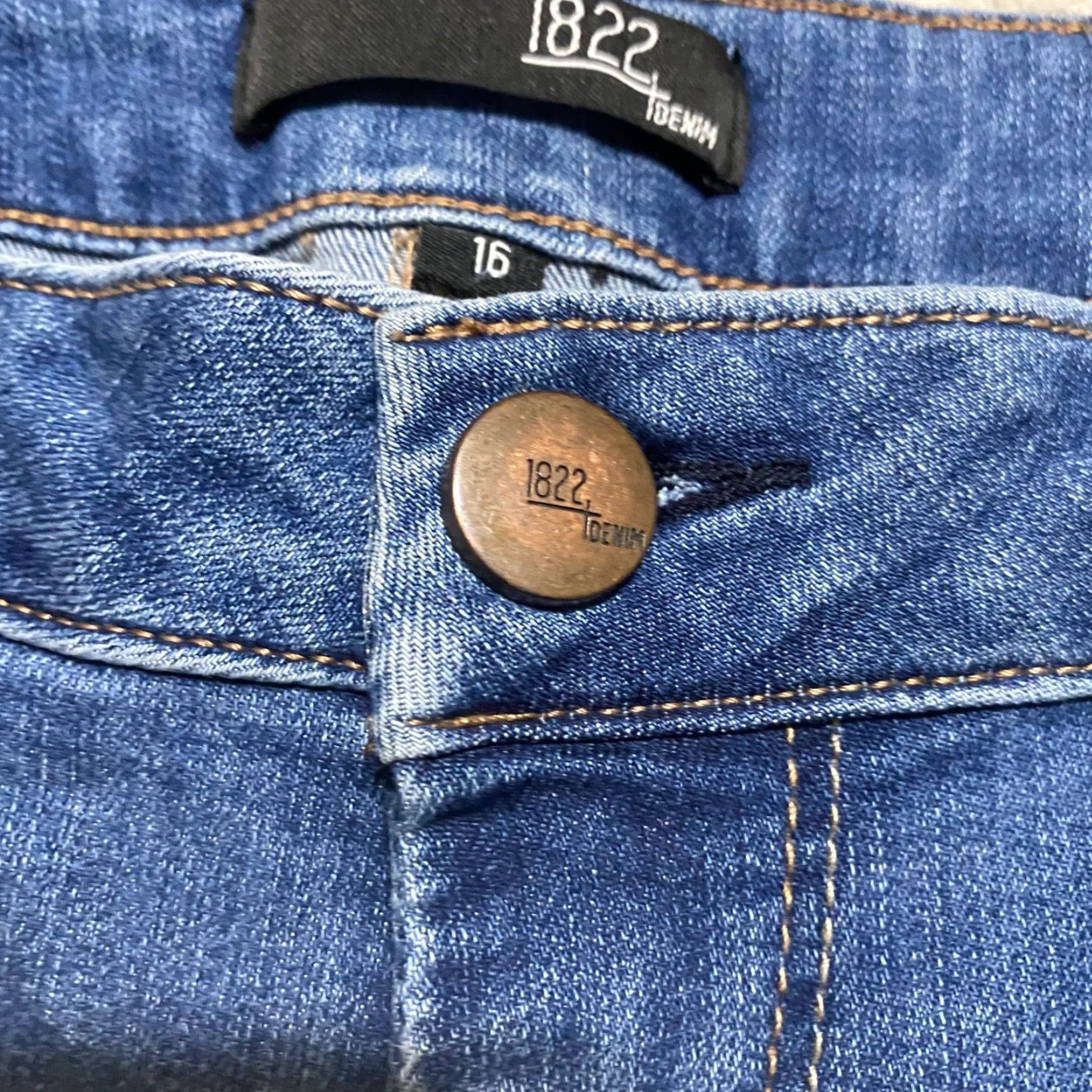 Vintage 1822 Denim Jeans Blue 16 Womens High Rise Tapered Distressed Medium Wash denim 5-Pocket Design Regular Size 16 Womens jeans Size 38" / US 16 / IT 52 - 4 Thumbnail