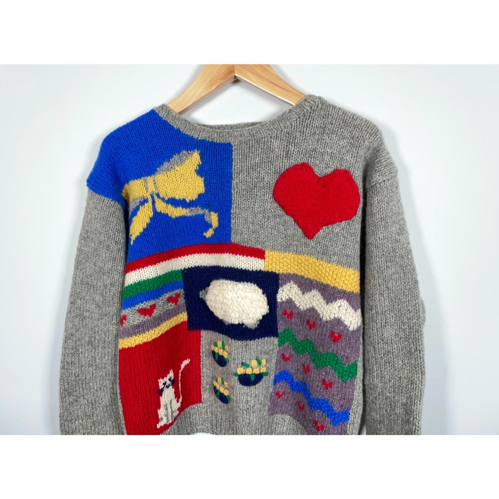 Vintage VINTAGE Eagle's Eye Sweater Women's Medium Gray Cable-Knit Geometric Cat Heart Sheep Retro 90s Size M / US 6-8 / IT 42-44 - 4 Thumbnail