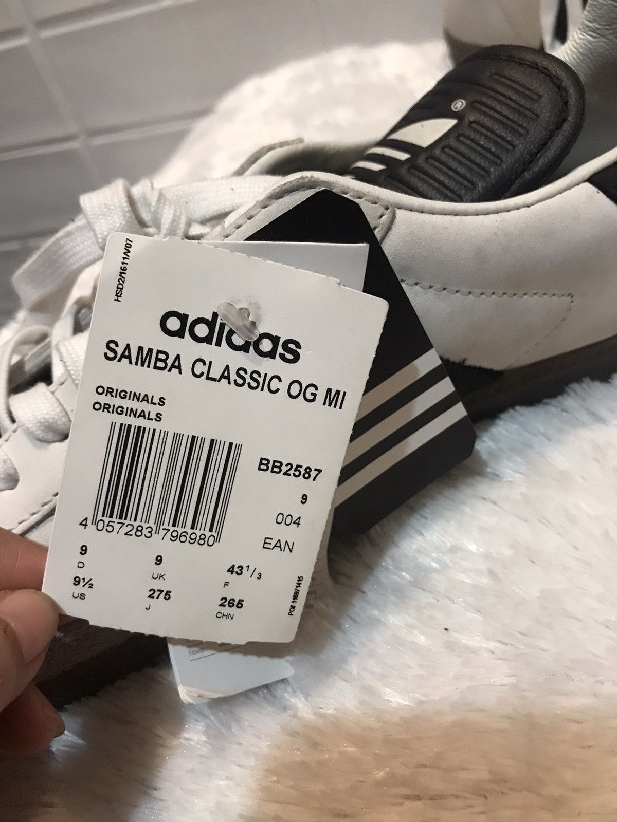 adidas gazelle silver green womens adidas samba classic mig BB2587