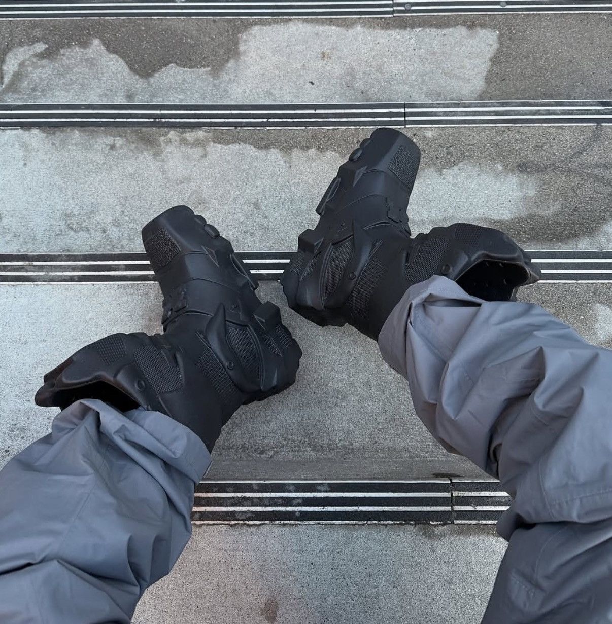 Bravest Studios × Microsoft Bravest Studios Master Chief Boots Size US 12 / EU 45 - 2 Thumbnail