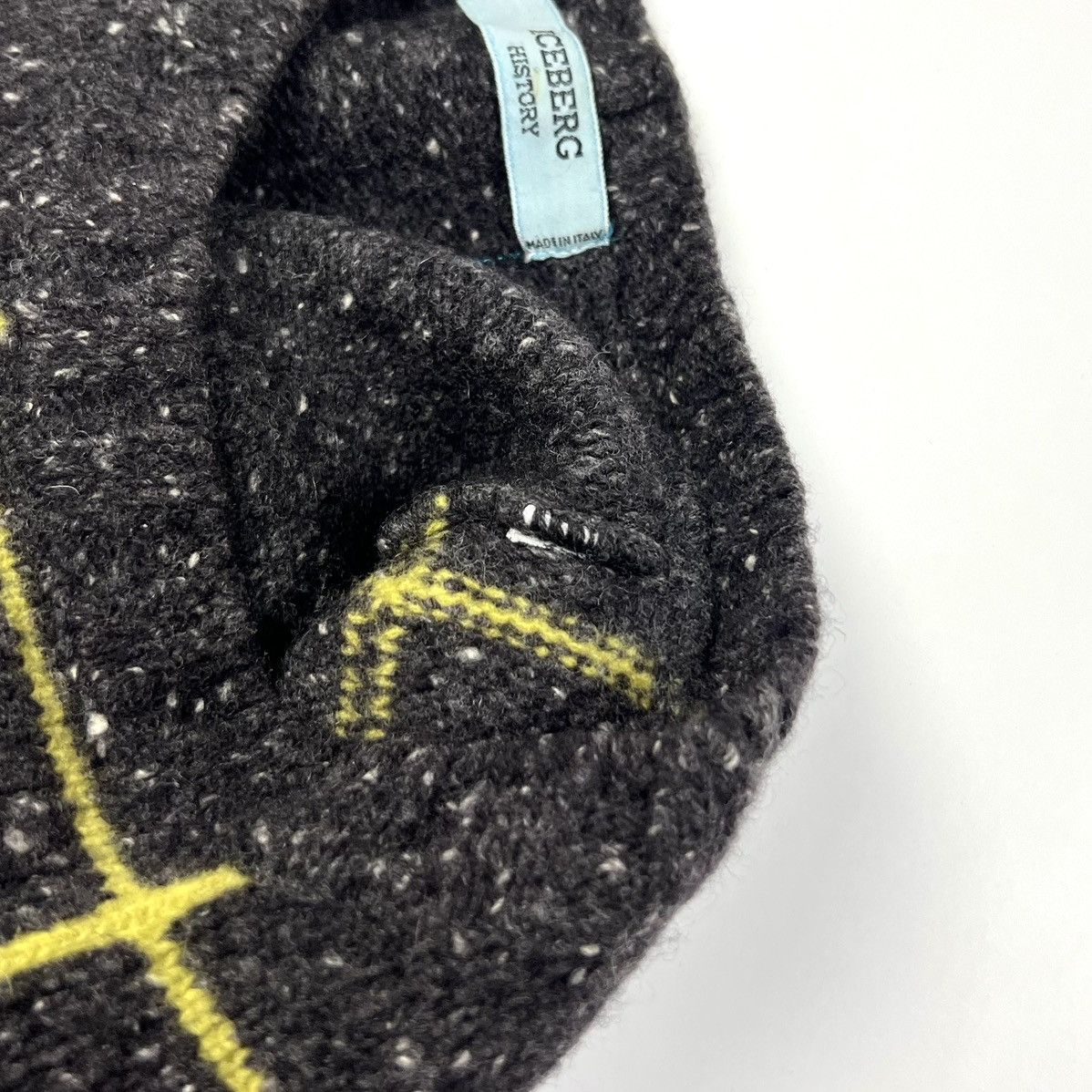 Iceberg Vintage Auth 1995 Iceberg History Andy Capp Sweater Size S/M Size US S / EU 44-46 / 1 - 13 Thumbnail
