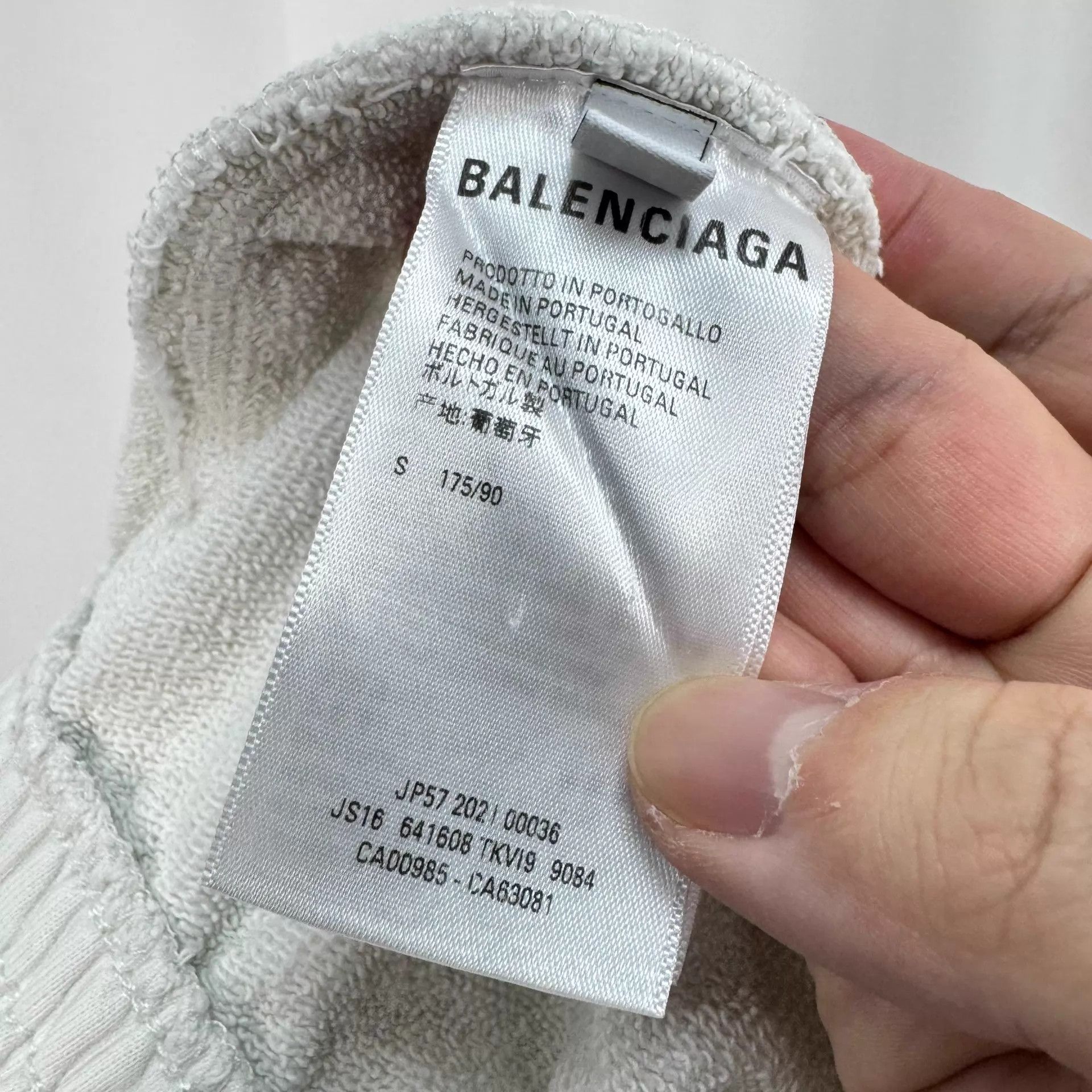 Balenciaga Balenciaga Embroidered Coke Shorts S 98New KL11266 Size US 29 - 7 Thumbnail
