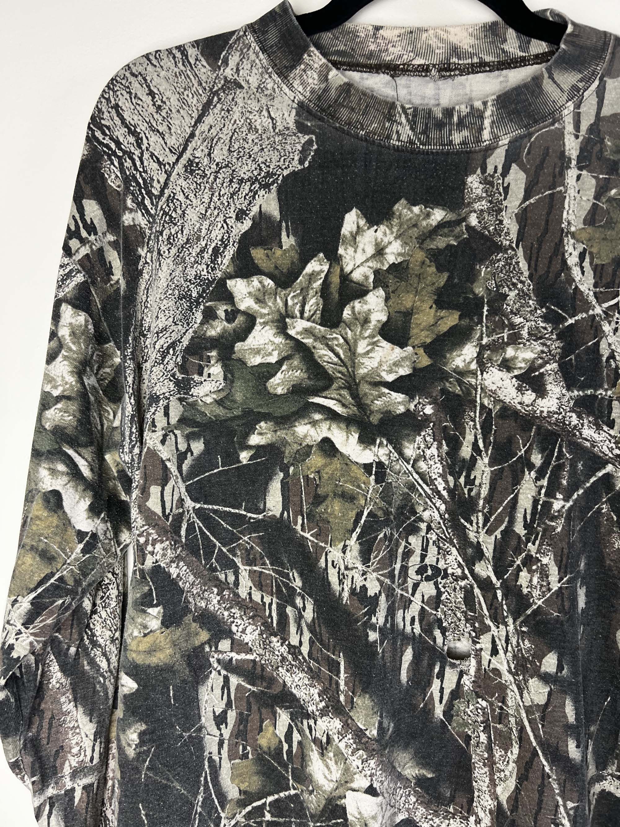 Vintage Vintage 1990's Camouflage Print Long Sleeve Undershirt Size US L / EU 52-54 / 3 - 7 Thumbnail