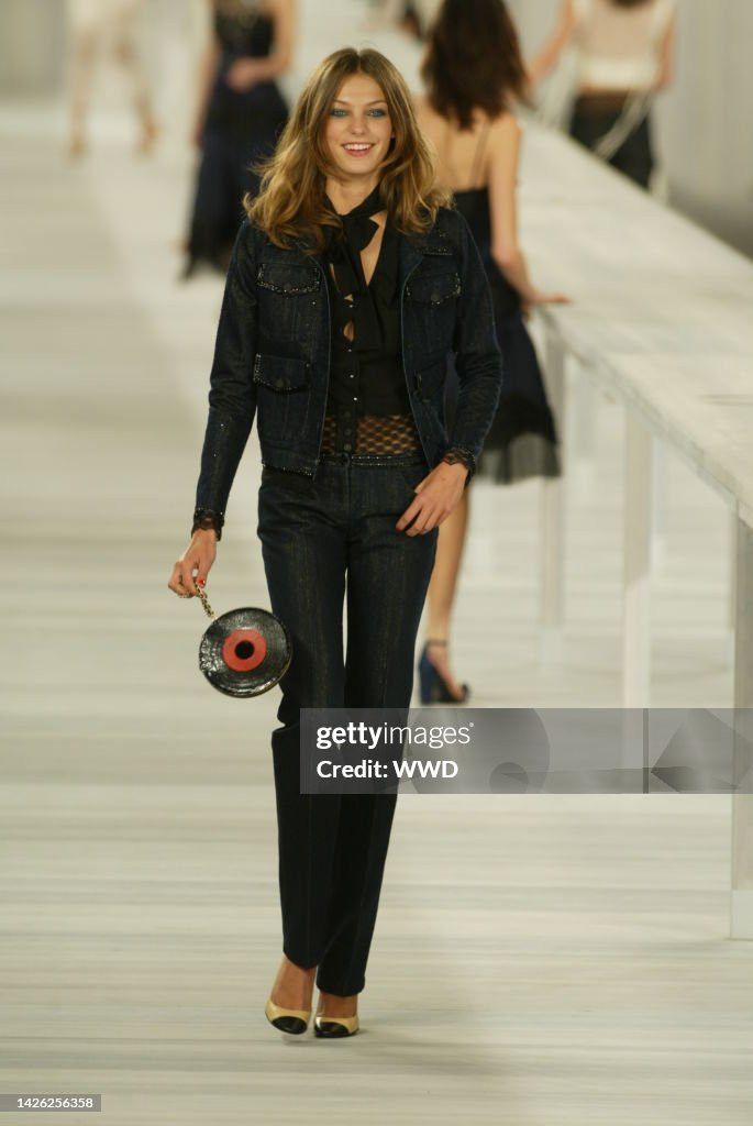 Chanel × Karl Lagerfeld S/S 2004 blue embellished metallic gun & lace denim pants Size 28" / US 6 / IT 42 - 2 Thumbnail