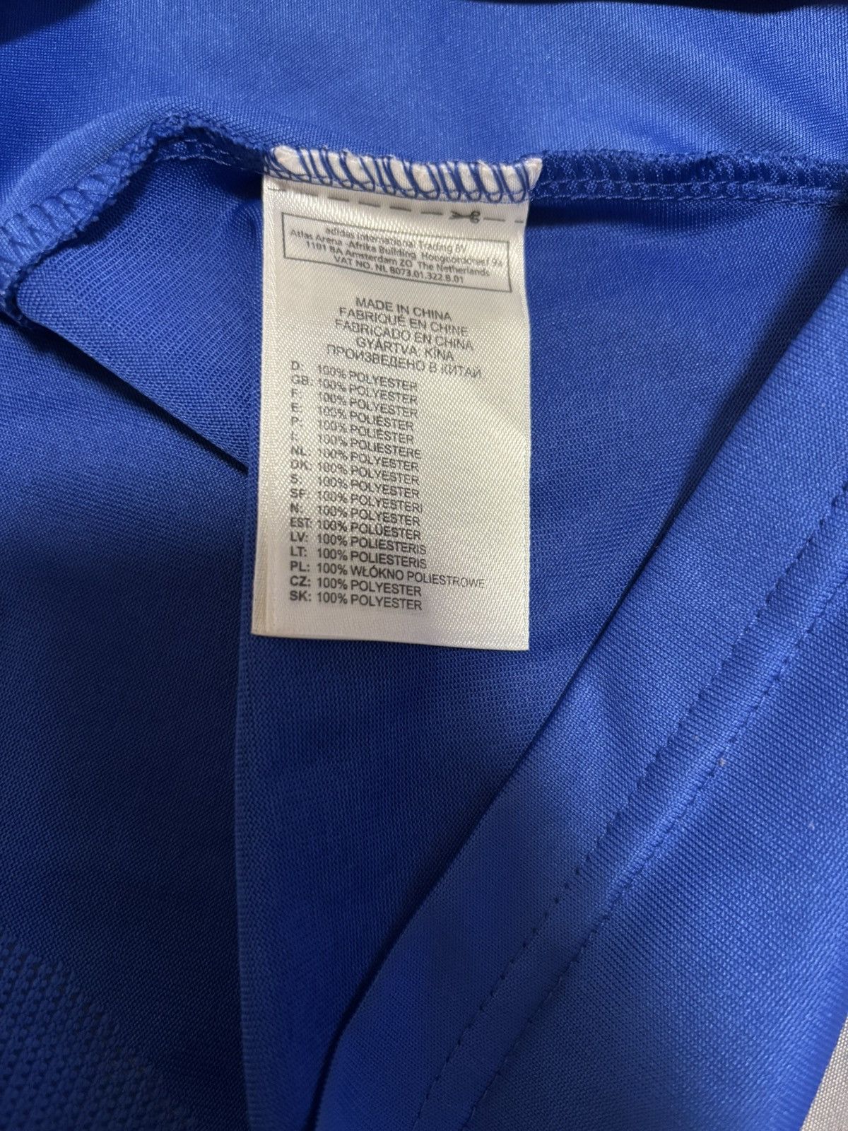Adidas Chelsea essien signed shirt Size US M / EU 48-50 / 2 - 2 Thumbnail