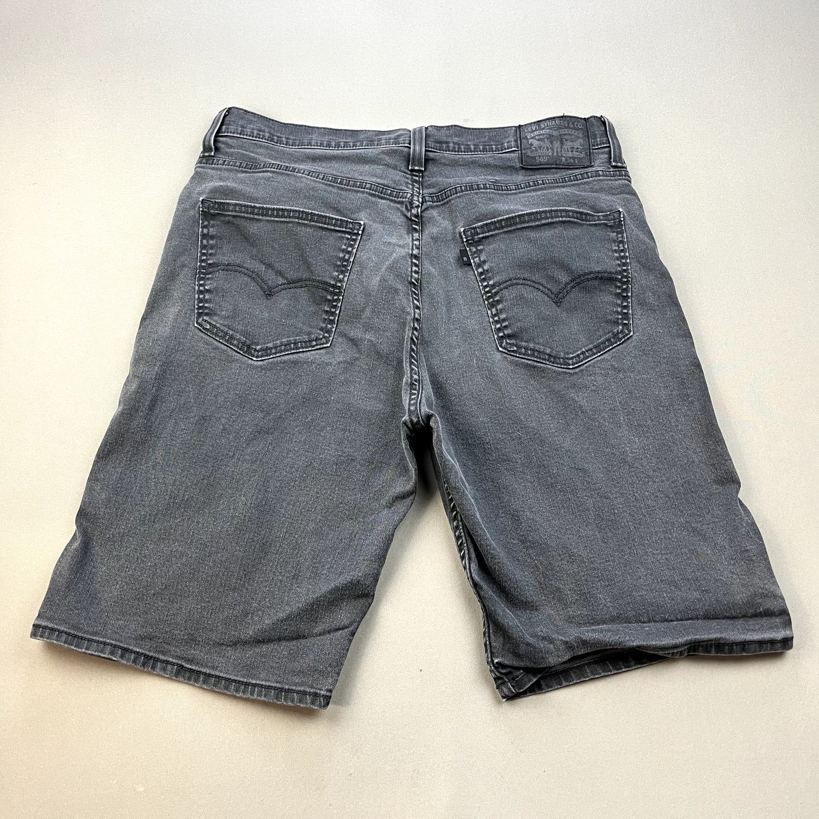 Levis 569 shorts size 36 best sale