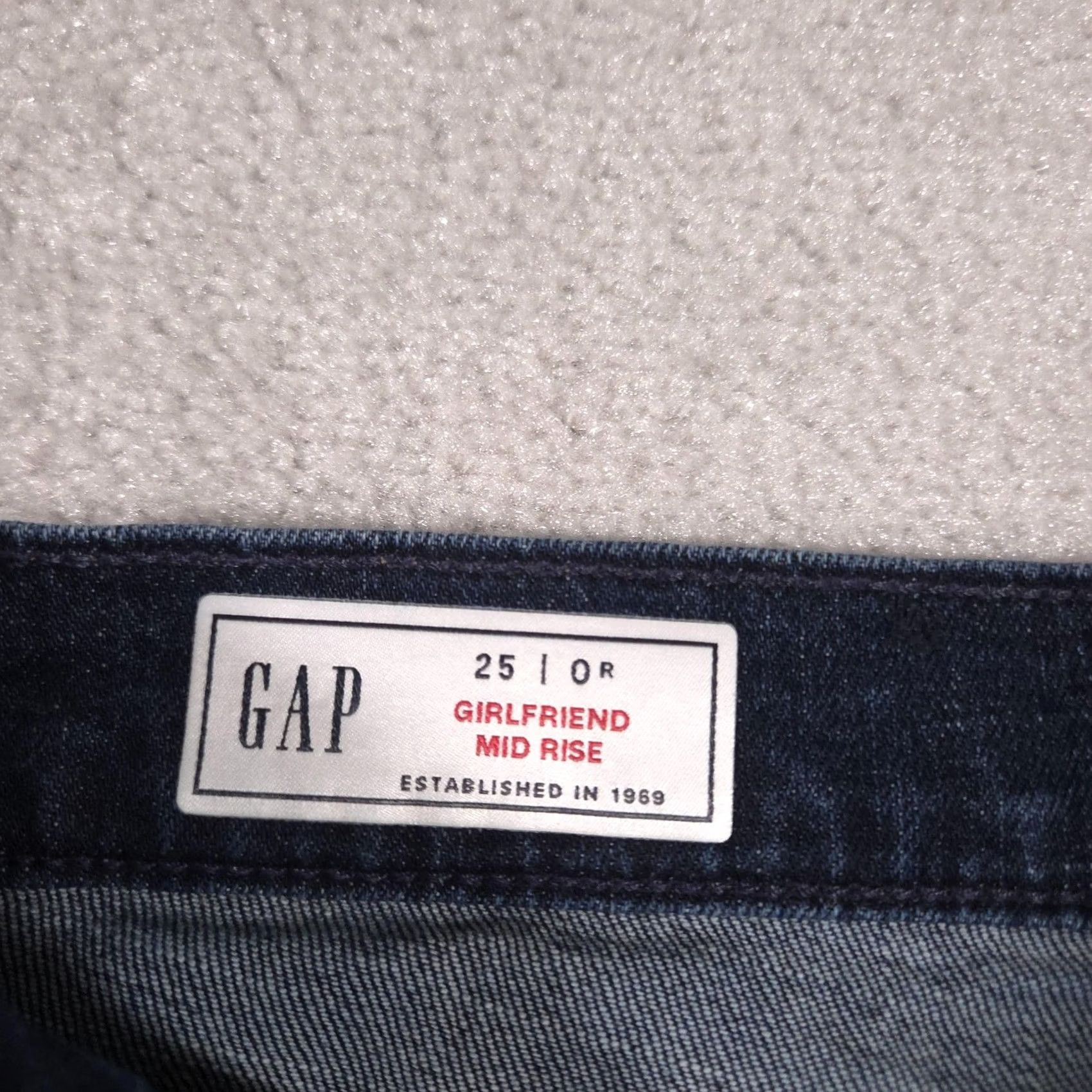 Gap Gap Girlfriend Jeans Womens 0 Blue Mid Rise Relaxed Straight Medium Wash Denim Jeans Mens Girls not applicable Size 25" / US 0 / IT 36 - 6 Thumbnail