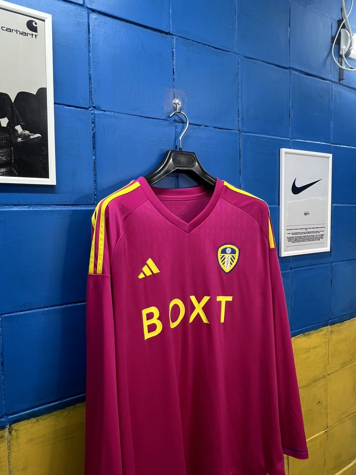 Adidas Leeds United 23/24 jersey Goalkeeper Football Shirt Size US XL / EU 56 / 4 - 4 Thumbnail
