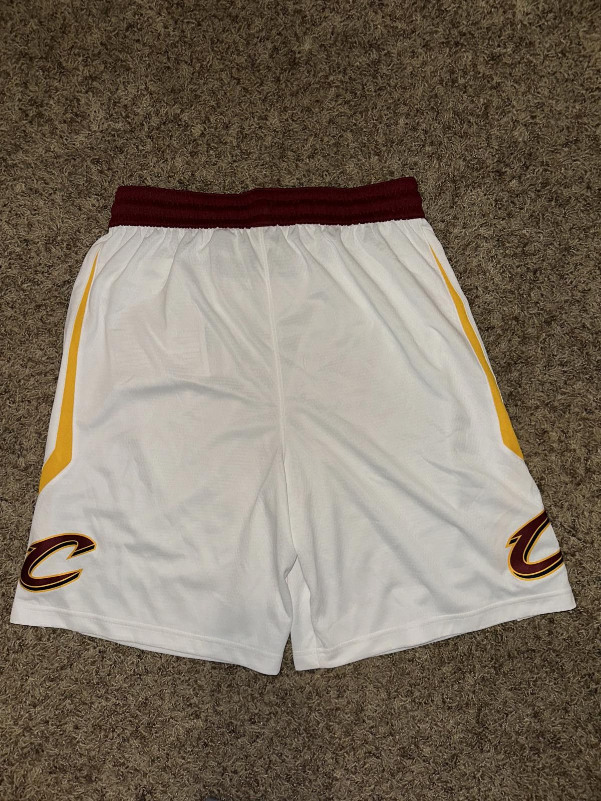 Nike Nike NBA Cleveland Cavaliers Swingman Basketball Shorts Sample Size US 34 / EU 50 - 7 Thumbnail