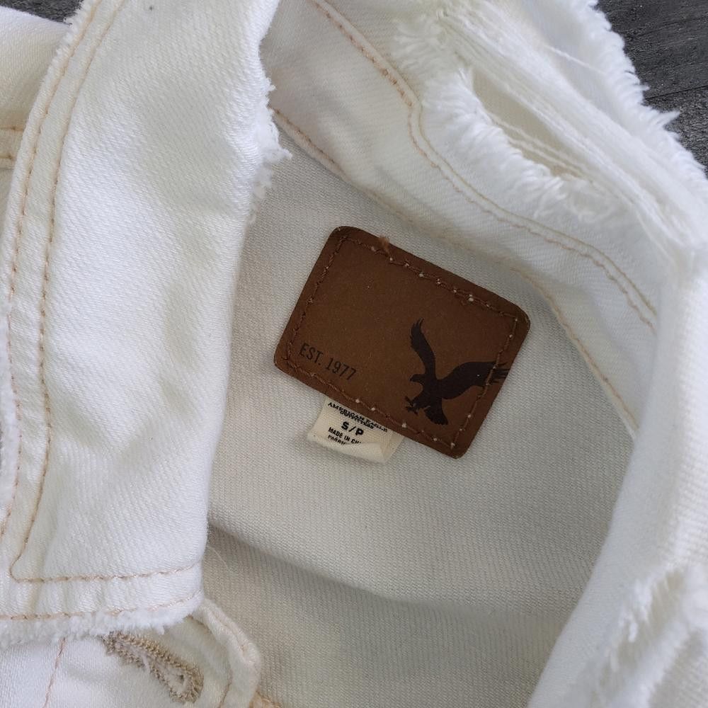 Designer White Distressed AEO Denim Jacket Size S / US 4 / IT 40 - 3 Thumbnail