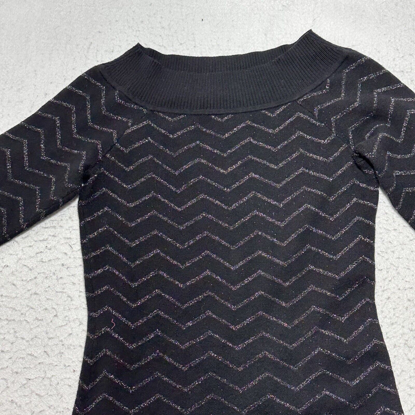 White House Black Market White House Black Market XS Mock Neck Glitter Zig Zag Dress Size XS / US 0-2 / IT 36-38 - 2 Thumbnail