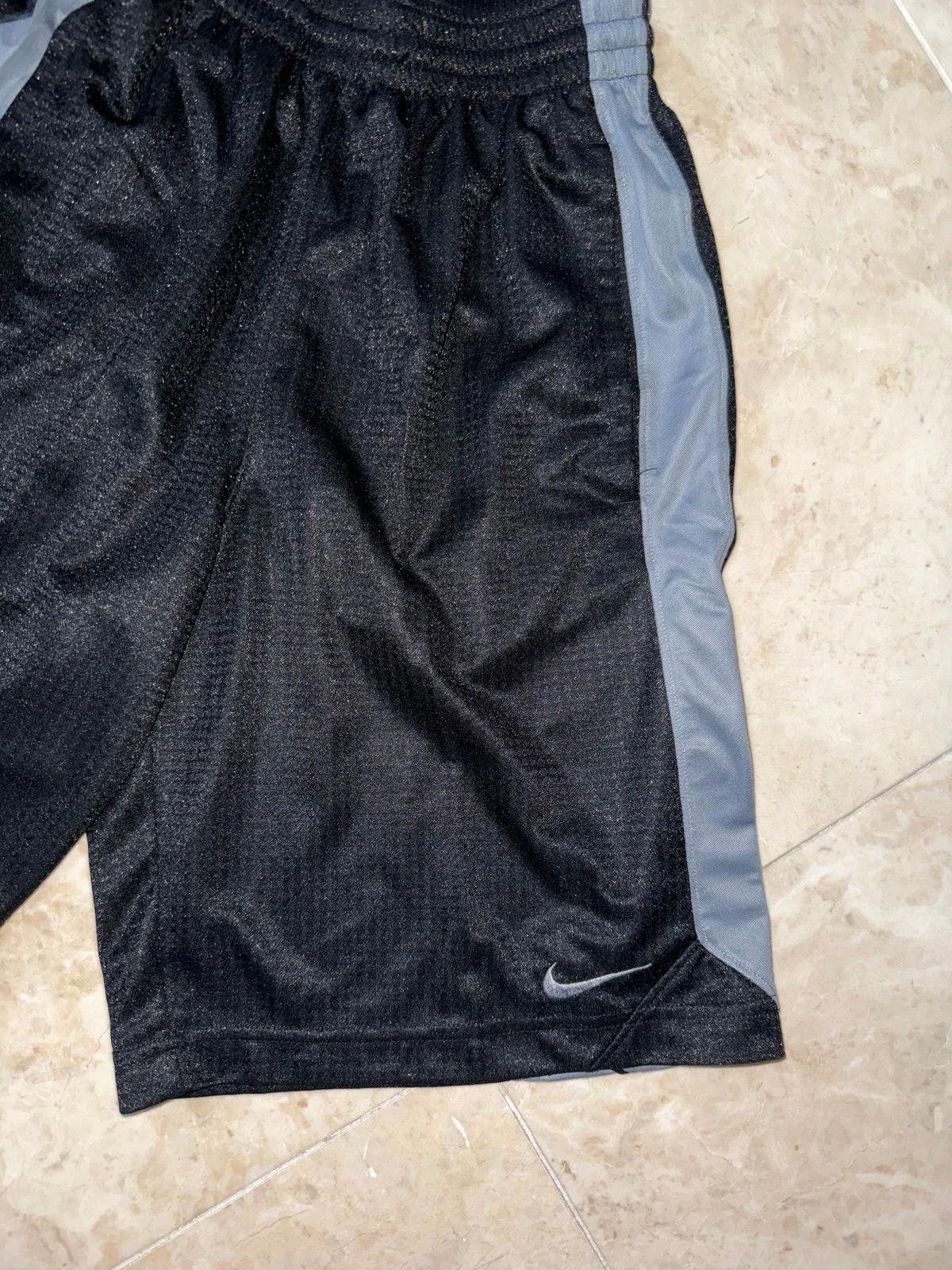 Nike Nike Men's Athletic Mesh Shorts Gray/Black Rare Sz S Size US 30 / EU 46 - 2 Thumbnail
