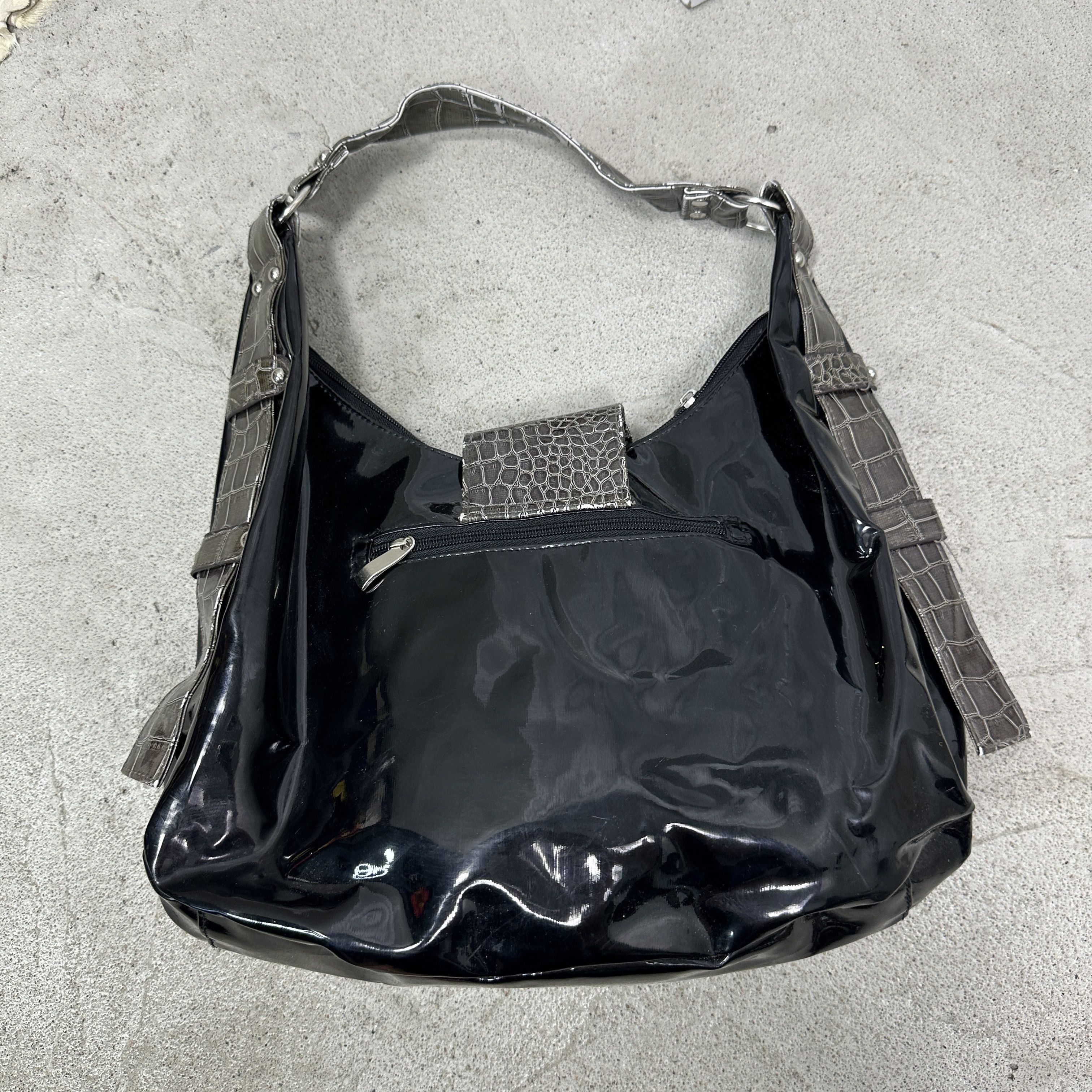 Vintage Vintage Patent Faux Leather Buckled Hobo Bag 00s Size ONE SIZE - 7 Thumbnail