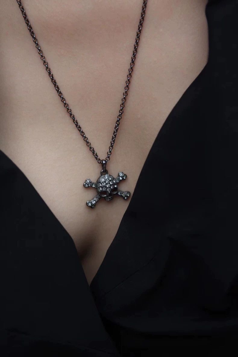 Vivienne Westwood Vivienne Westwood Crystal Skull Pendant Necklace Size ONE SIZE - 4 Thumbnail