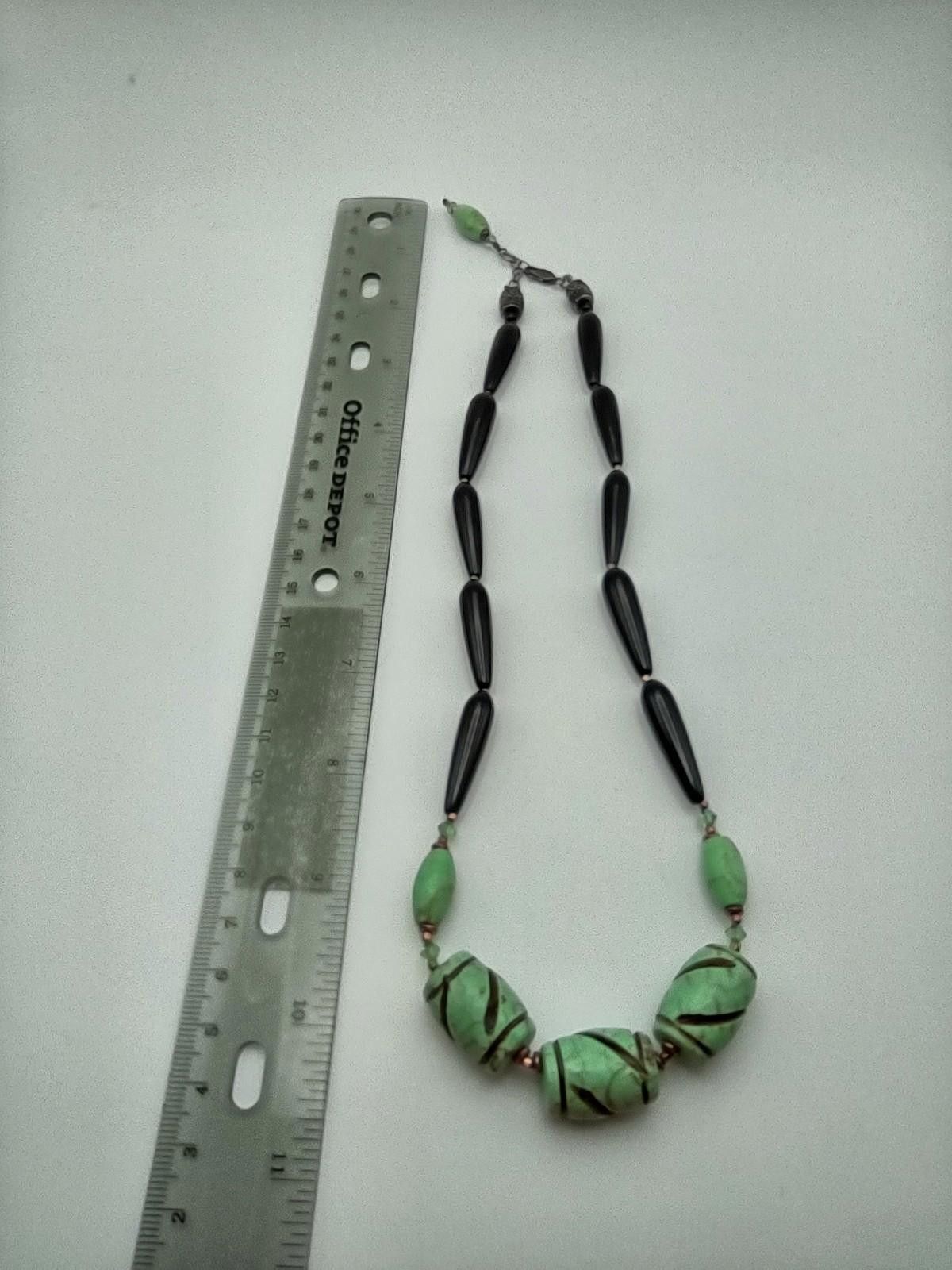 The Unbranded Brand Vtg Sterling Silver Carved Green Jade & Black Onyx Necklace Size ONE SIZE - 5 Thumbnail