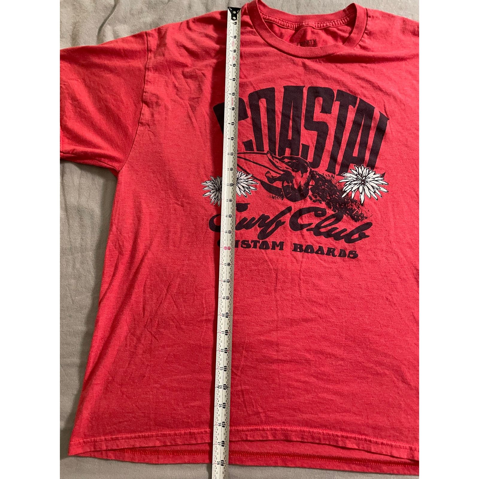 Other Trinity Collective Coastal Surf Club TShirt SZ XL Size US XL / EU 56 / 4 - 5 Thumbnail